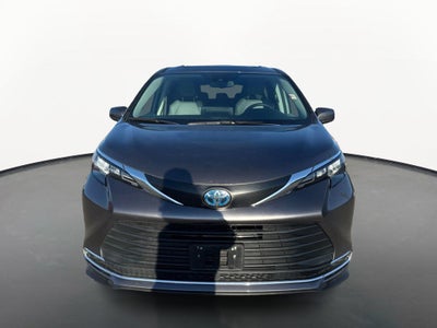 2024 Toyota Sienna LE