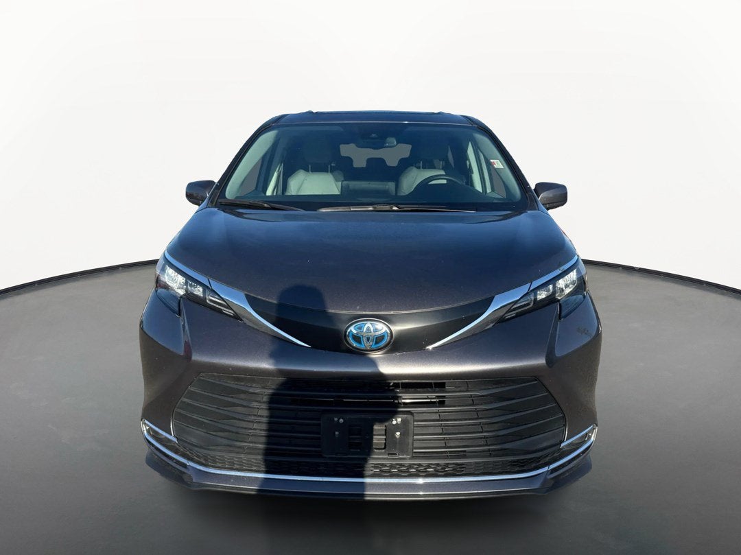2024 Toyota Sienna LE