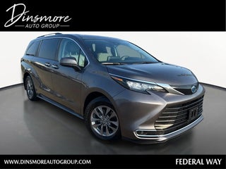 2024 Toyota Sienna LE