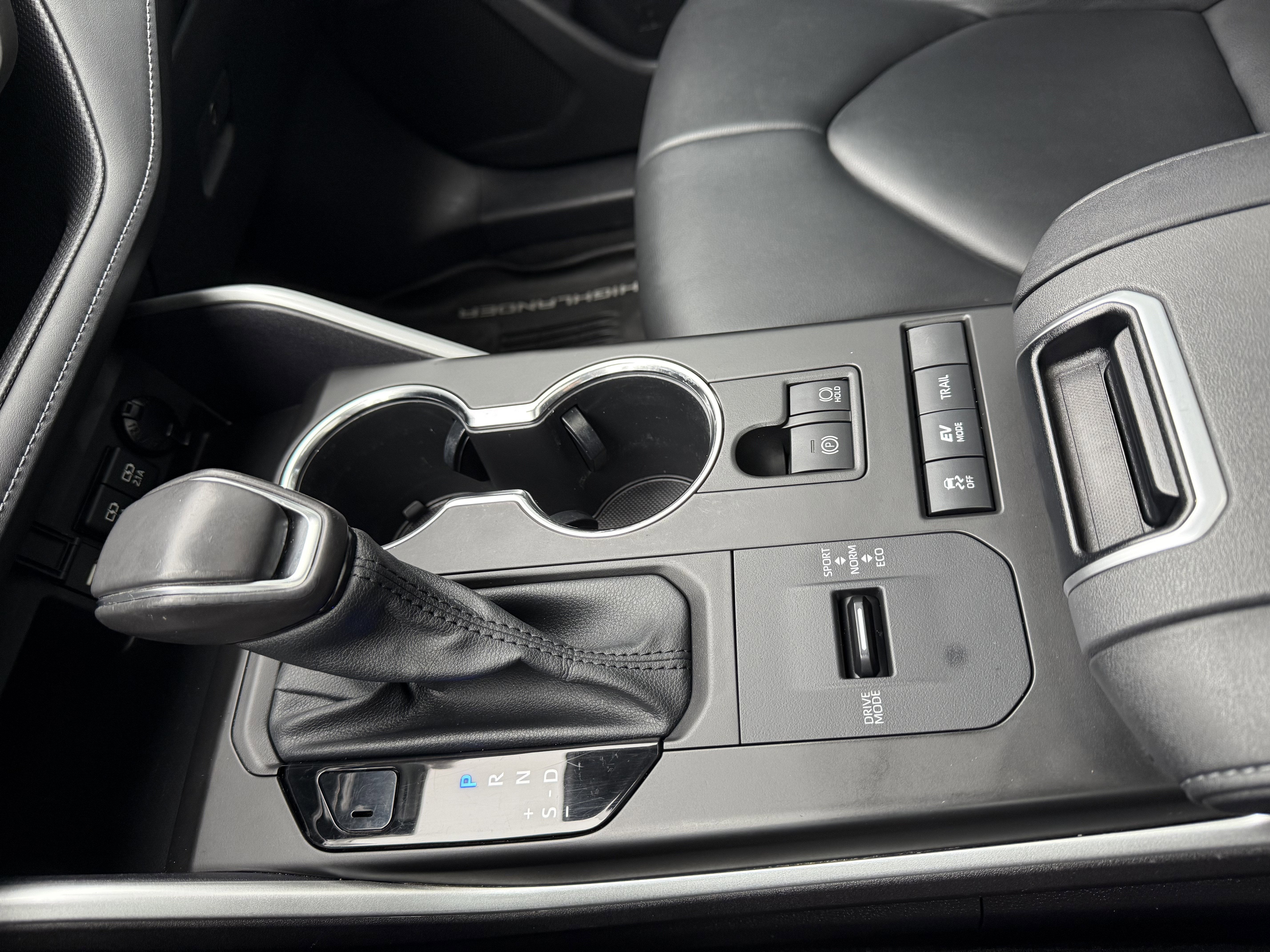 2020 Toyota Highlander Hybrid XLE