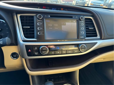 2019 Toyota Highlander SE