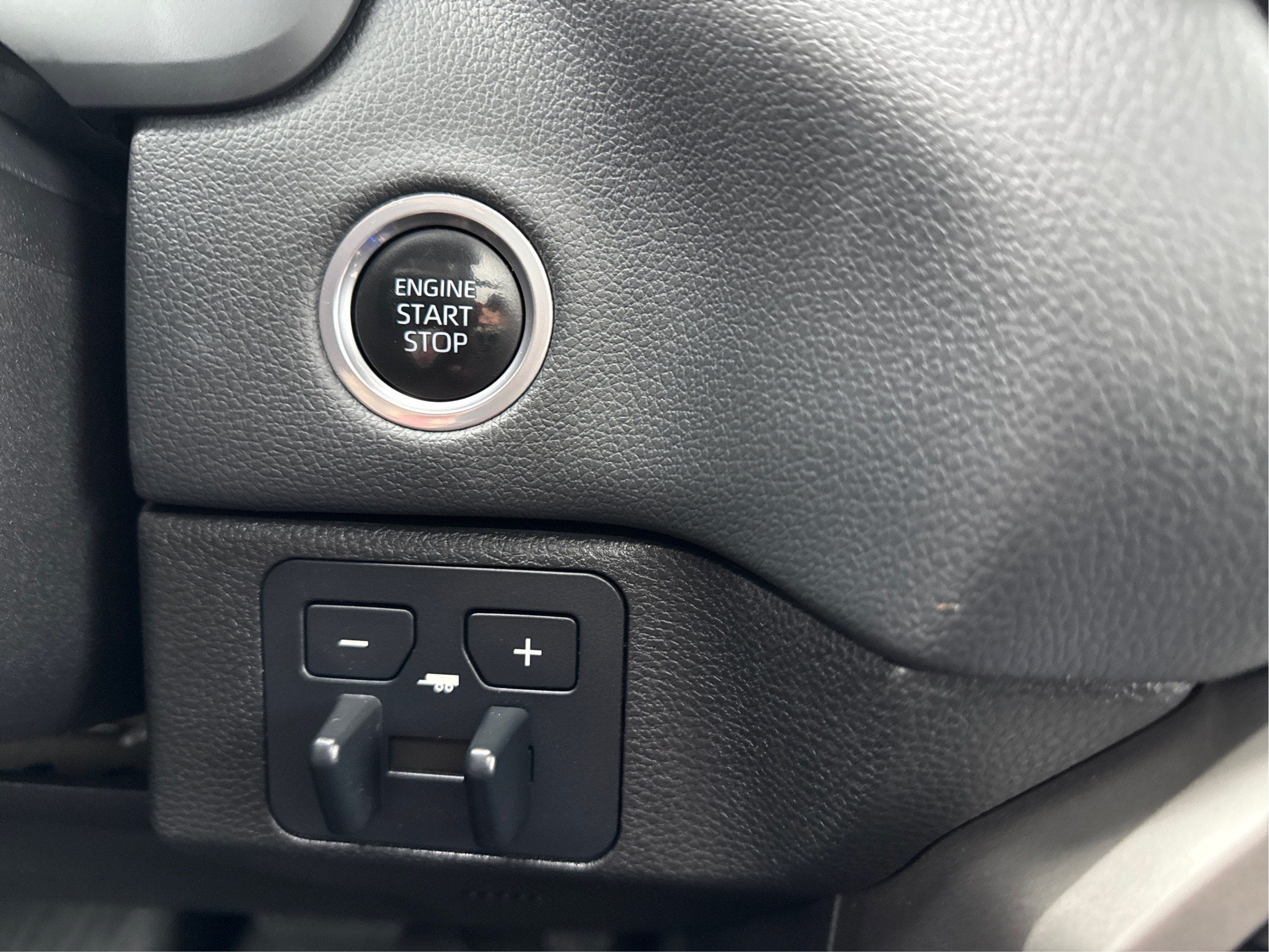2022 Toyota Tundra 4WD Limited