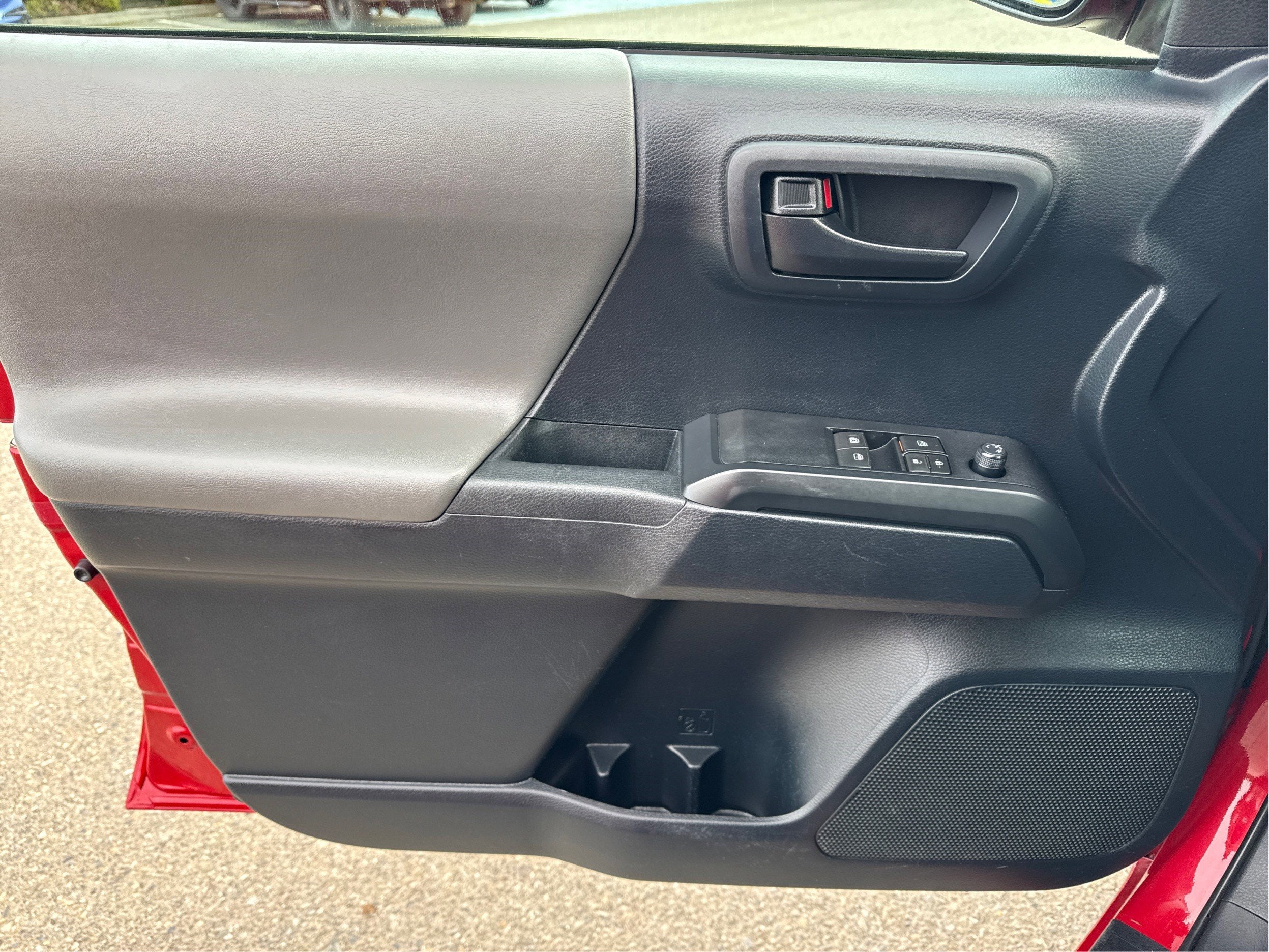 2019 Toyota Tacoma SR