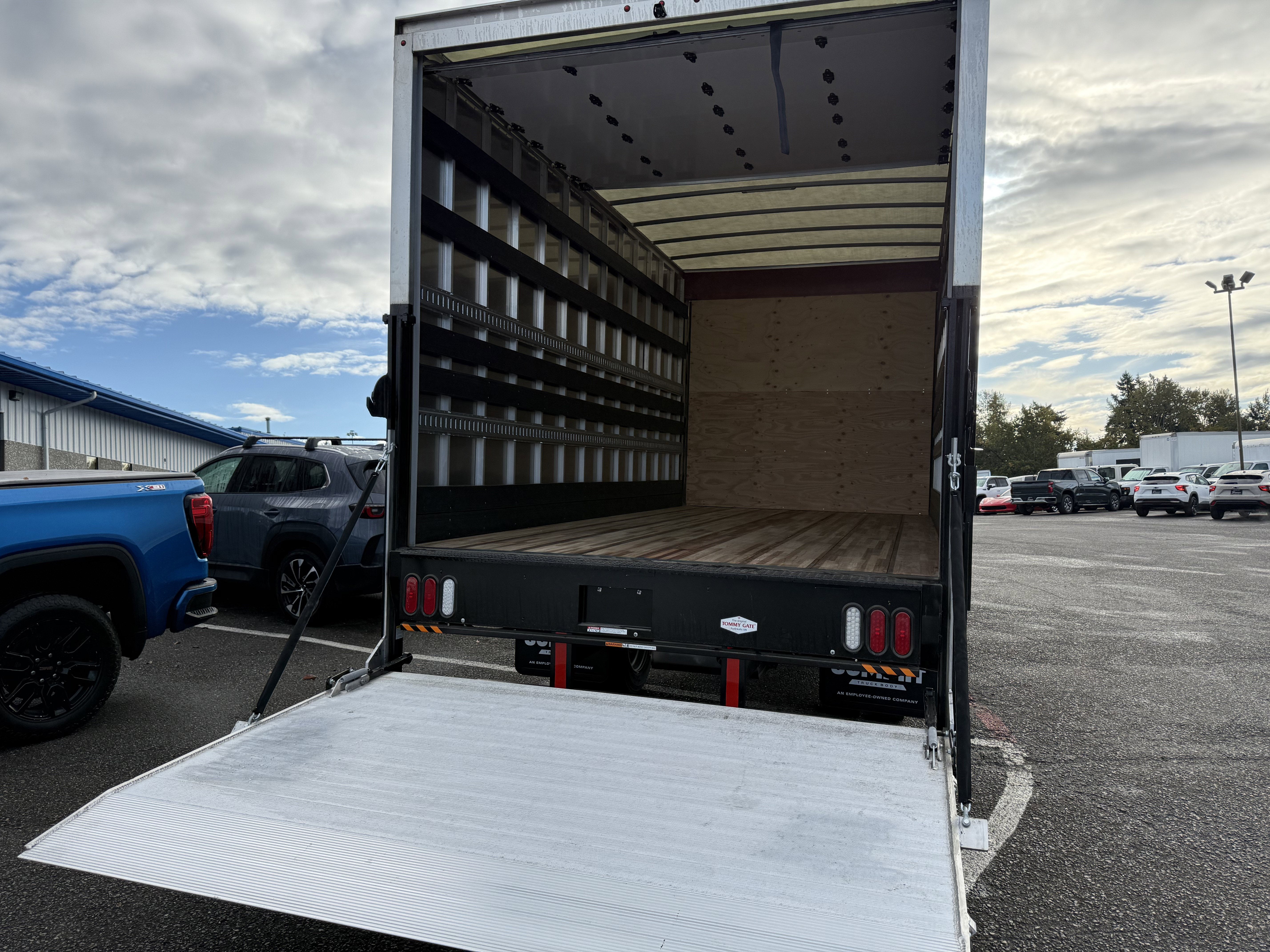 2025 Chevrolet Low Cab Forward 4500 XD 1WT