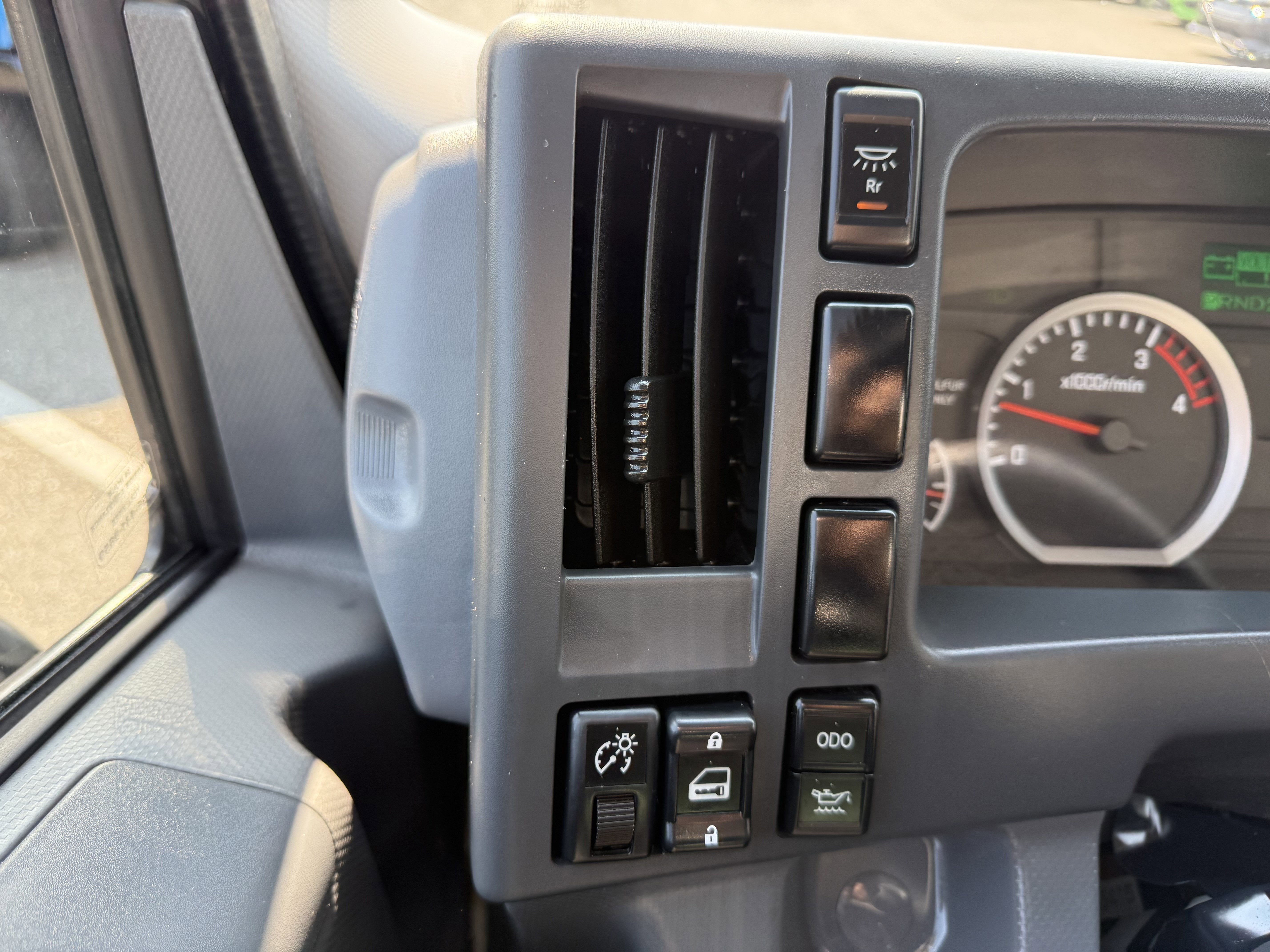 2016 Isuzu DSL REG AT IBT PWL