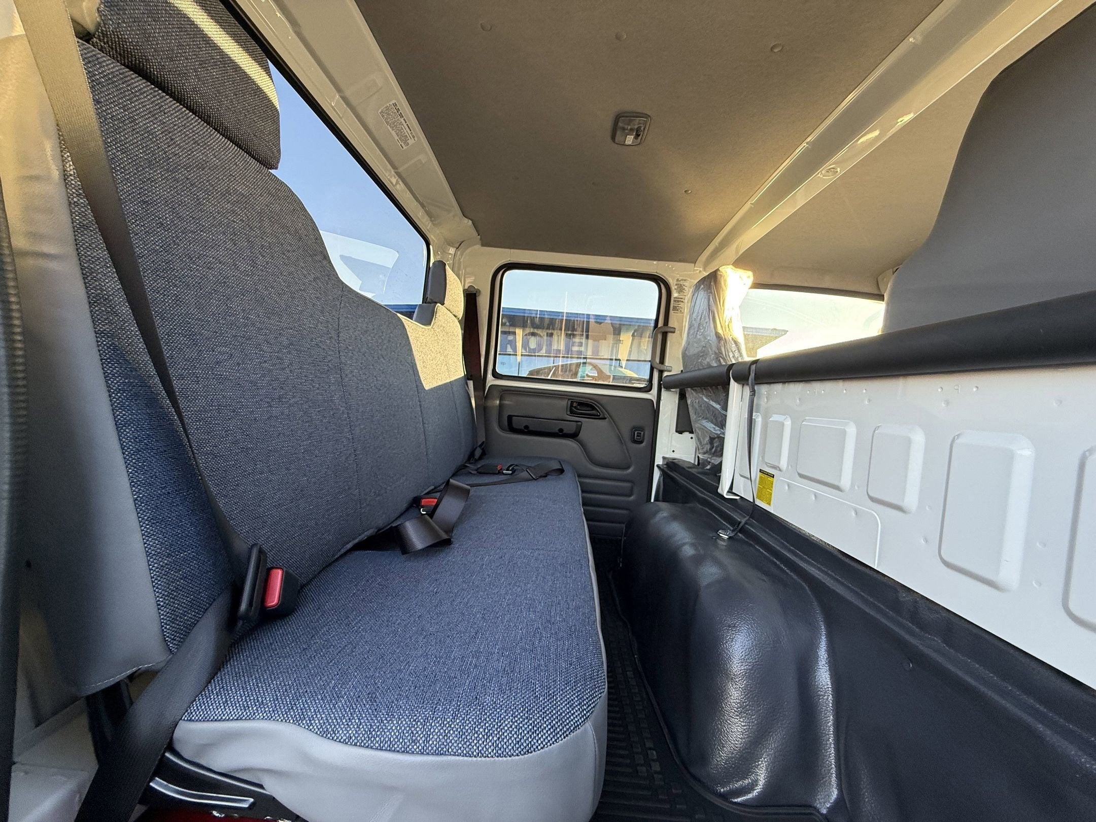 2025 Chevrolet Low Cab Forward 5500 XD Base