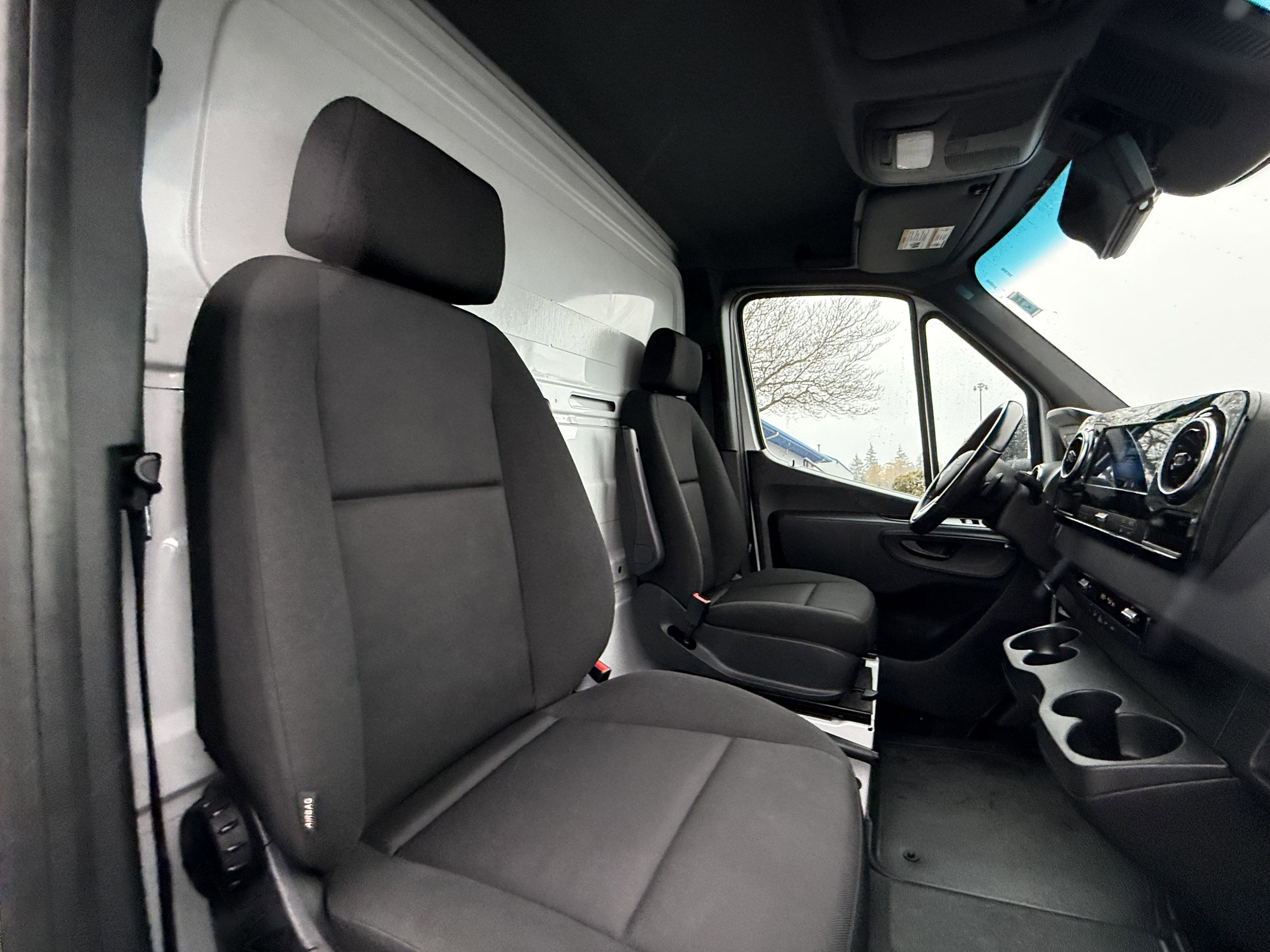 2021 Freightliner Sprinter Cab Chassis Base