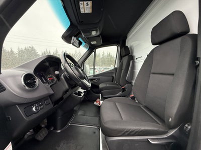 2021 Freightliner Sprinter Cab Chassis Base