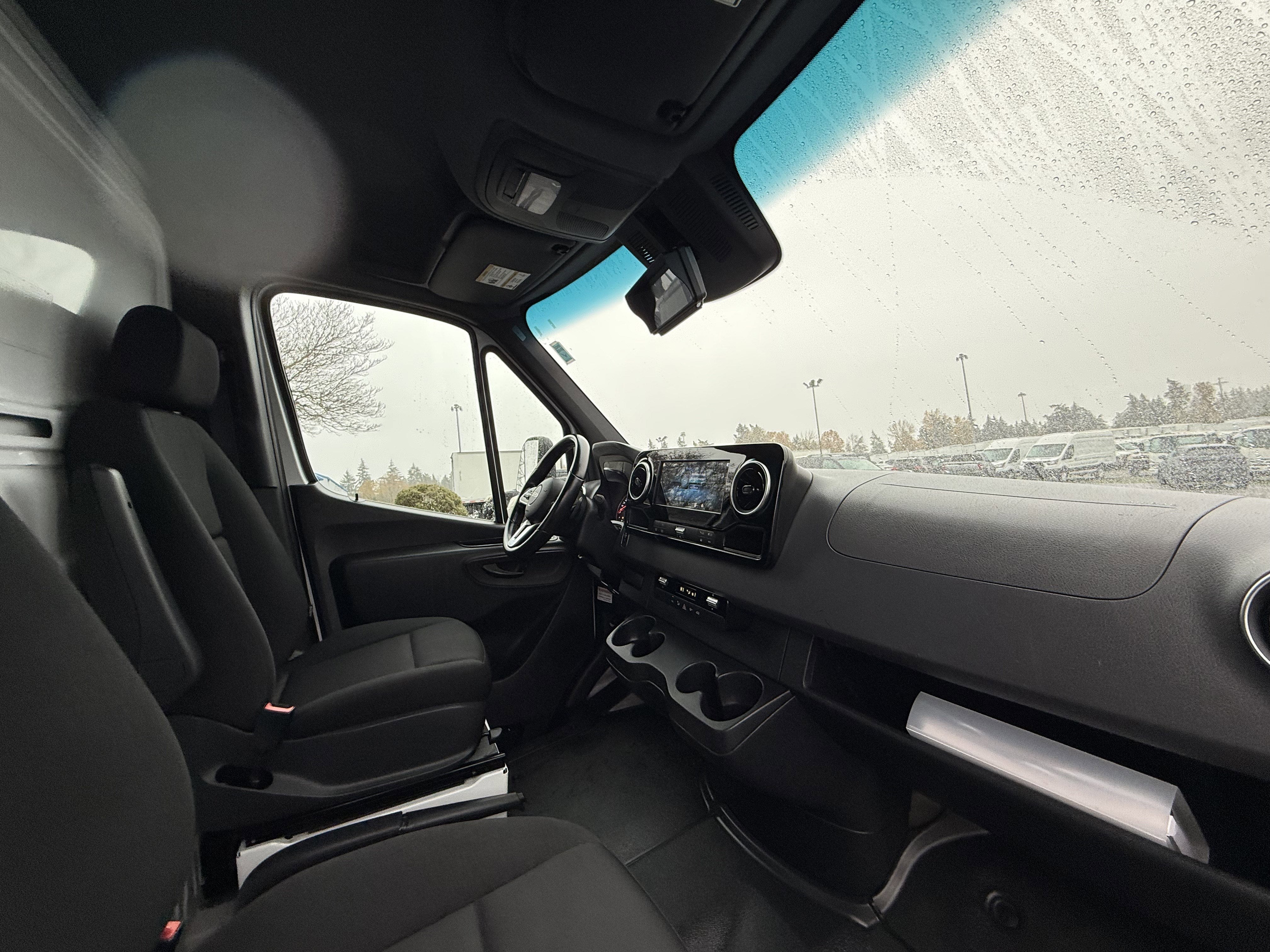 2021 Freightliner Sprinter Cab Chassis Base