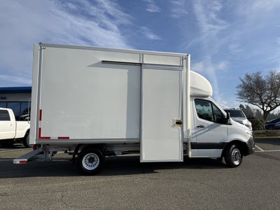 2021 Freightliner Sprinter Cab Chassis Base