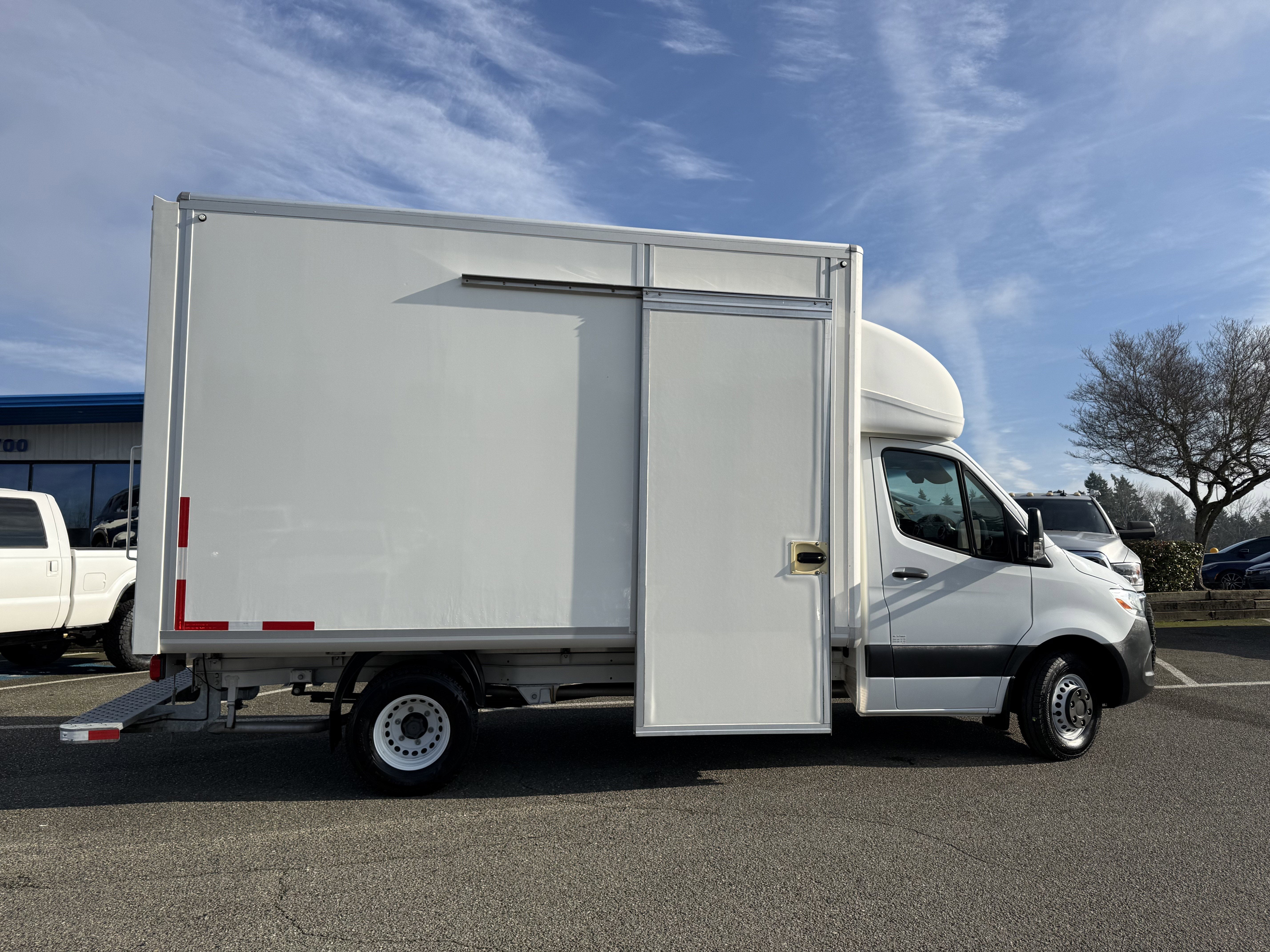 2021 Freightliner Sprinter Cab Chassis Base