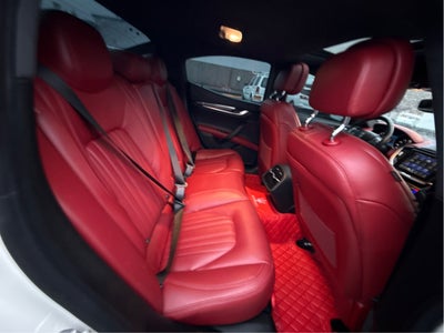 2018 Maserati Ghibli 