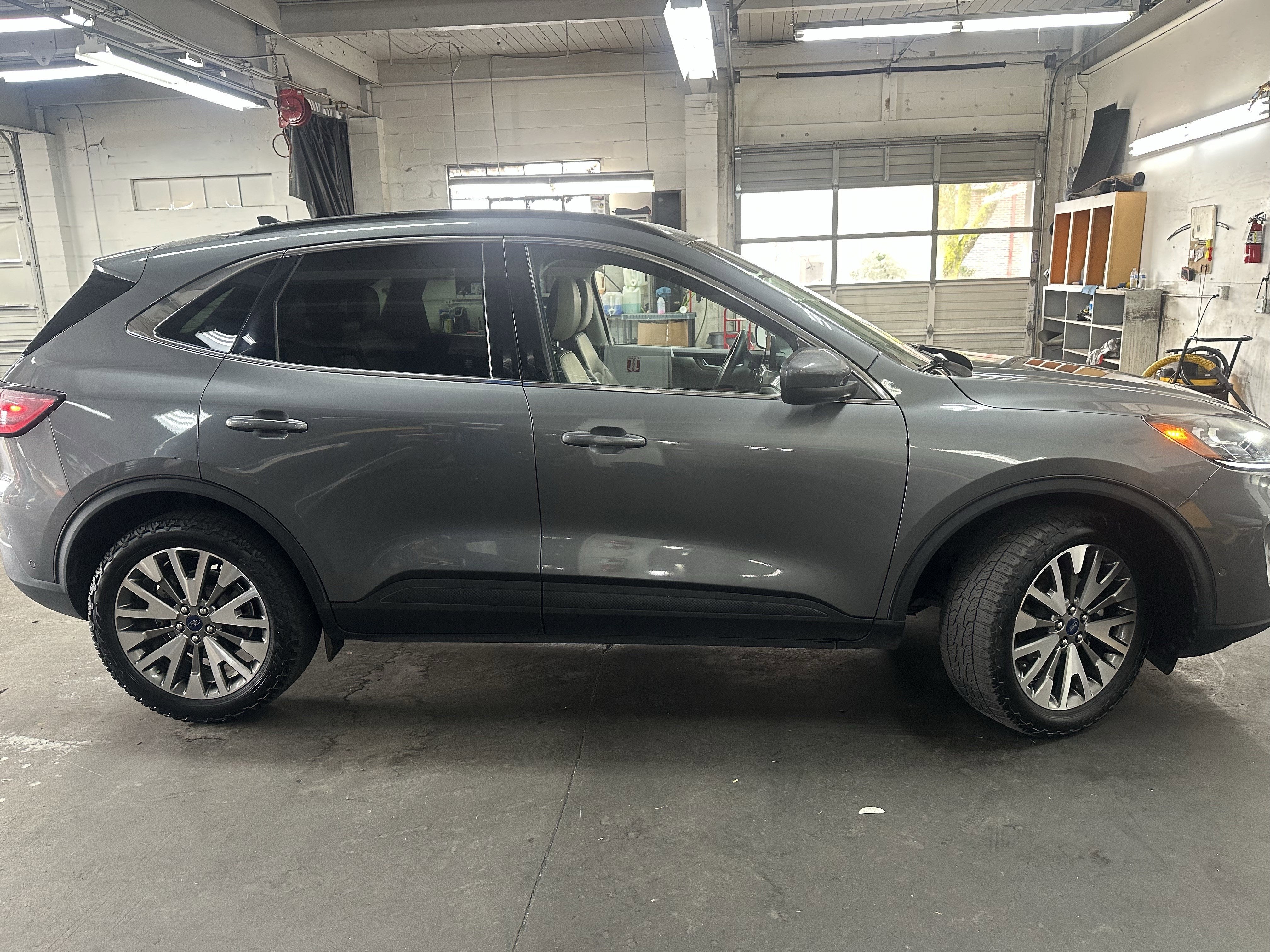 2021 Ford Escape Titanium Hybrid AWD