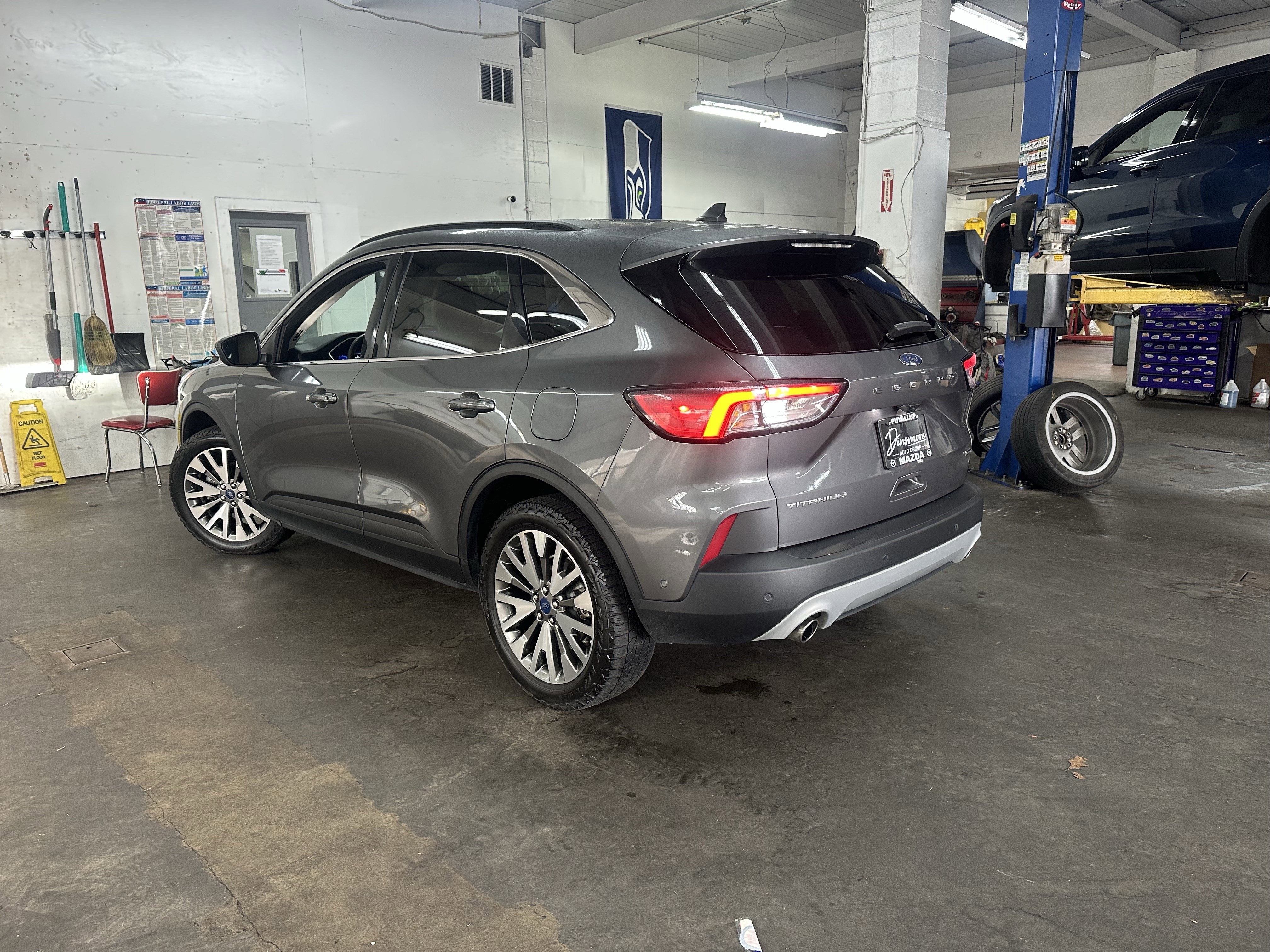 2021 Ford Escape Titanium Hybrid AWD
