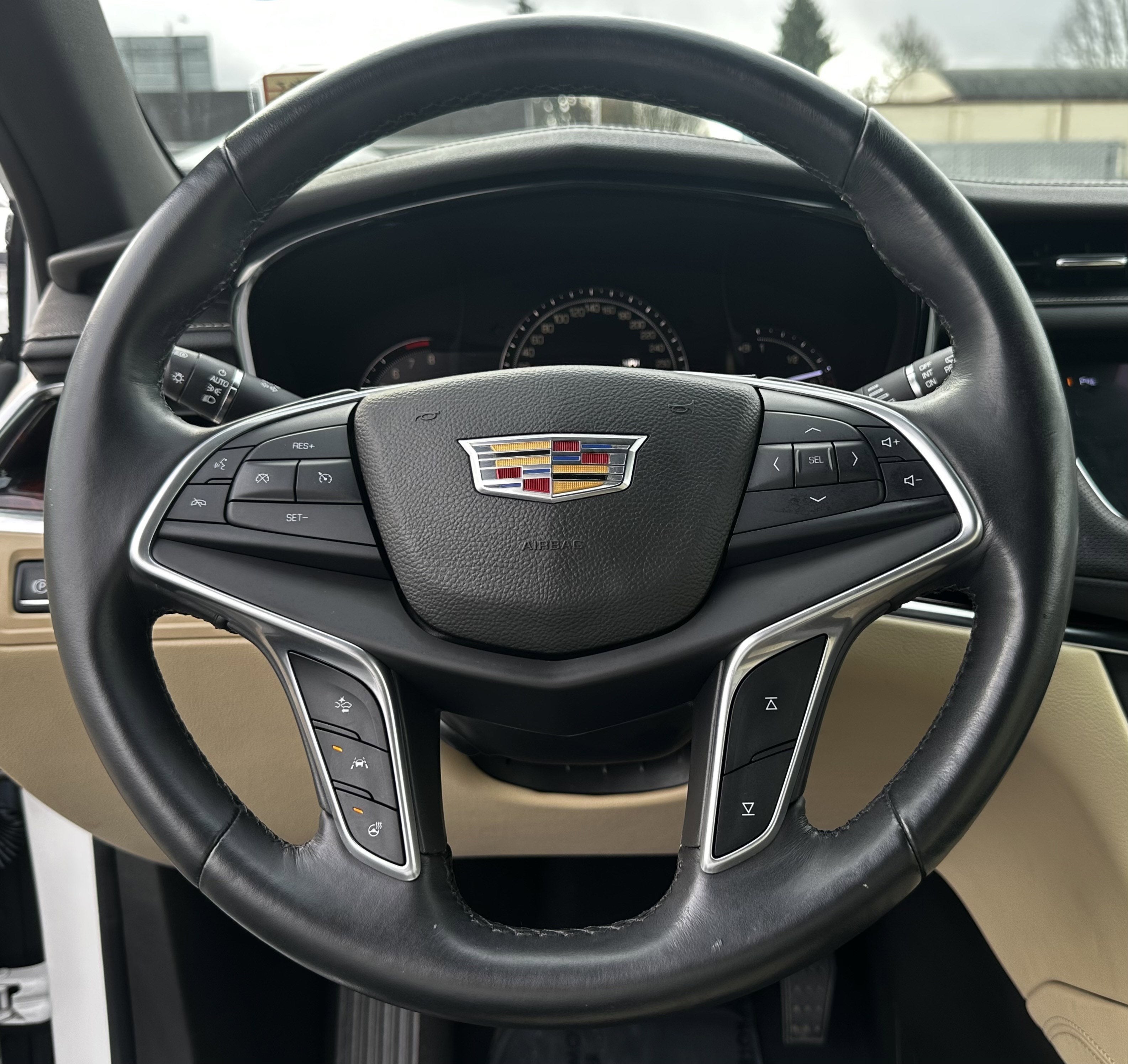 2017 Cadillac XT5 Luxury FWD