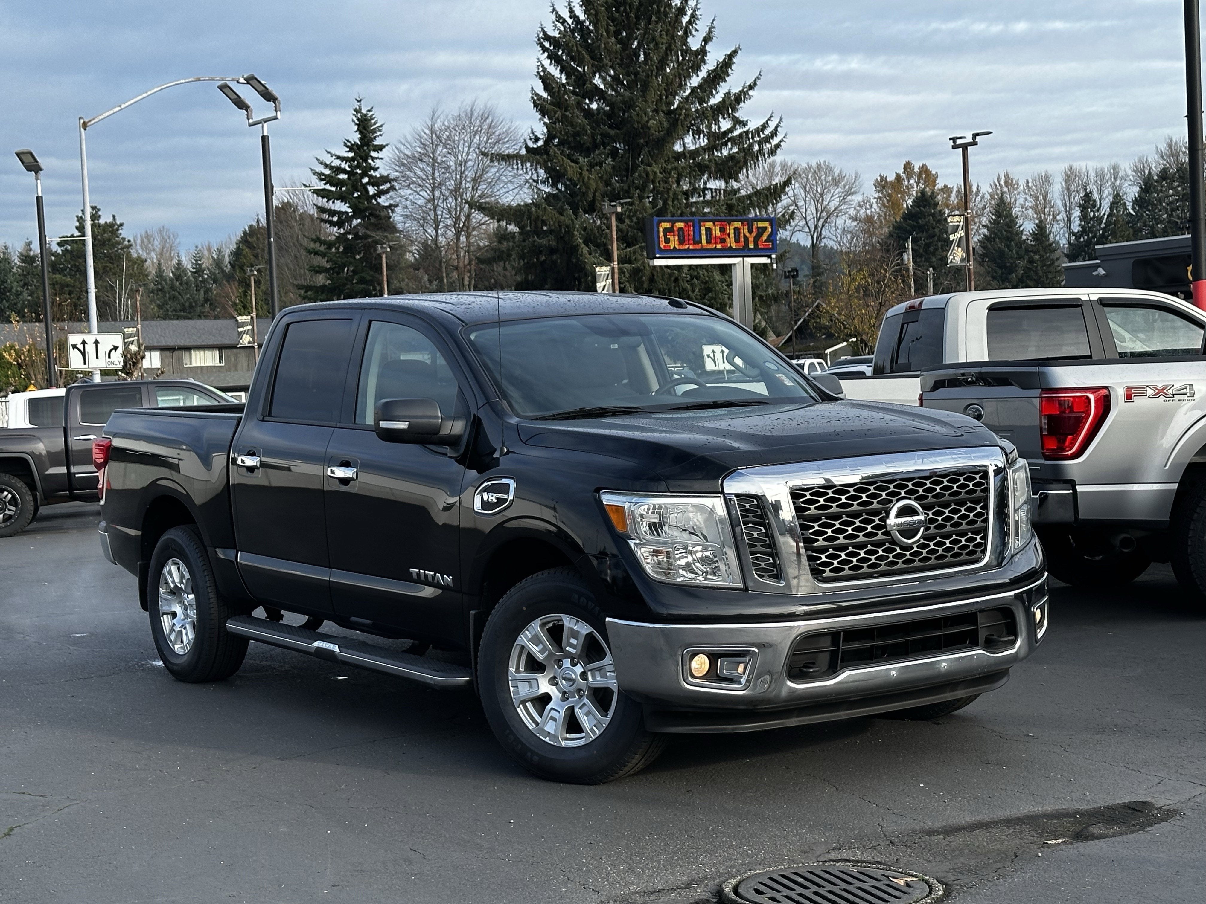 2017 Nissan Titan SV