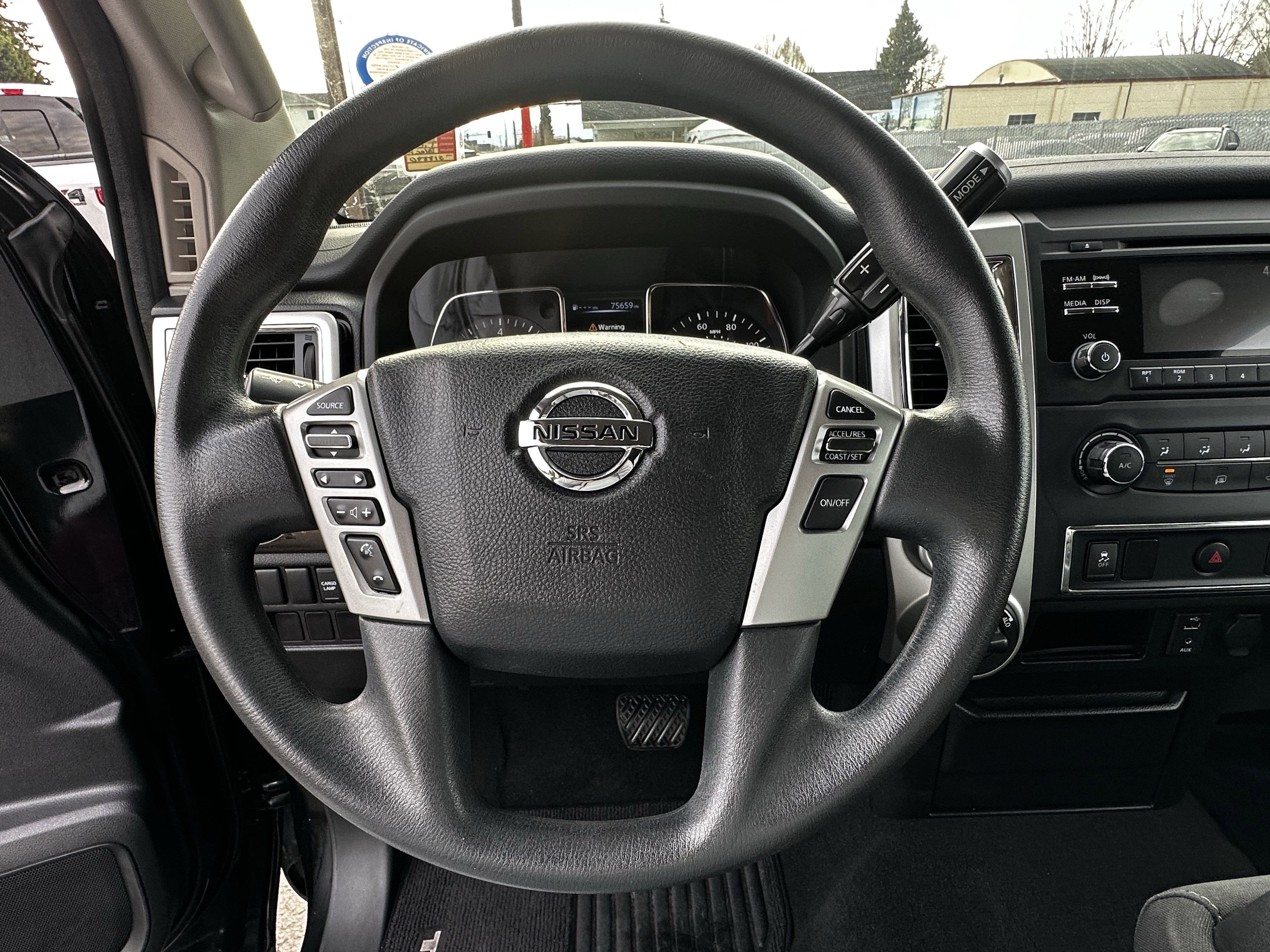 2017 Nissan Titan SV