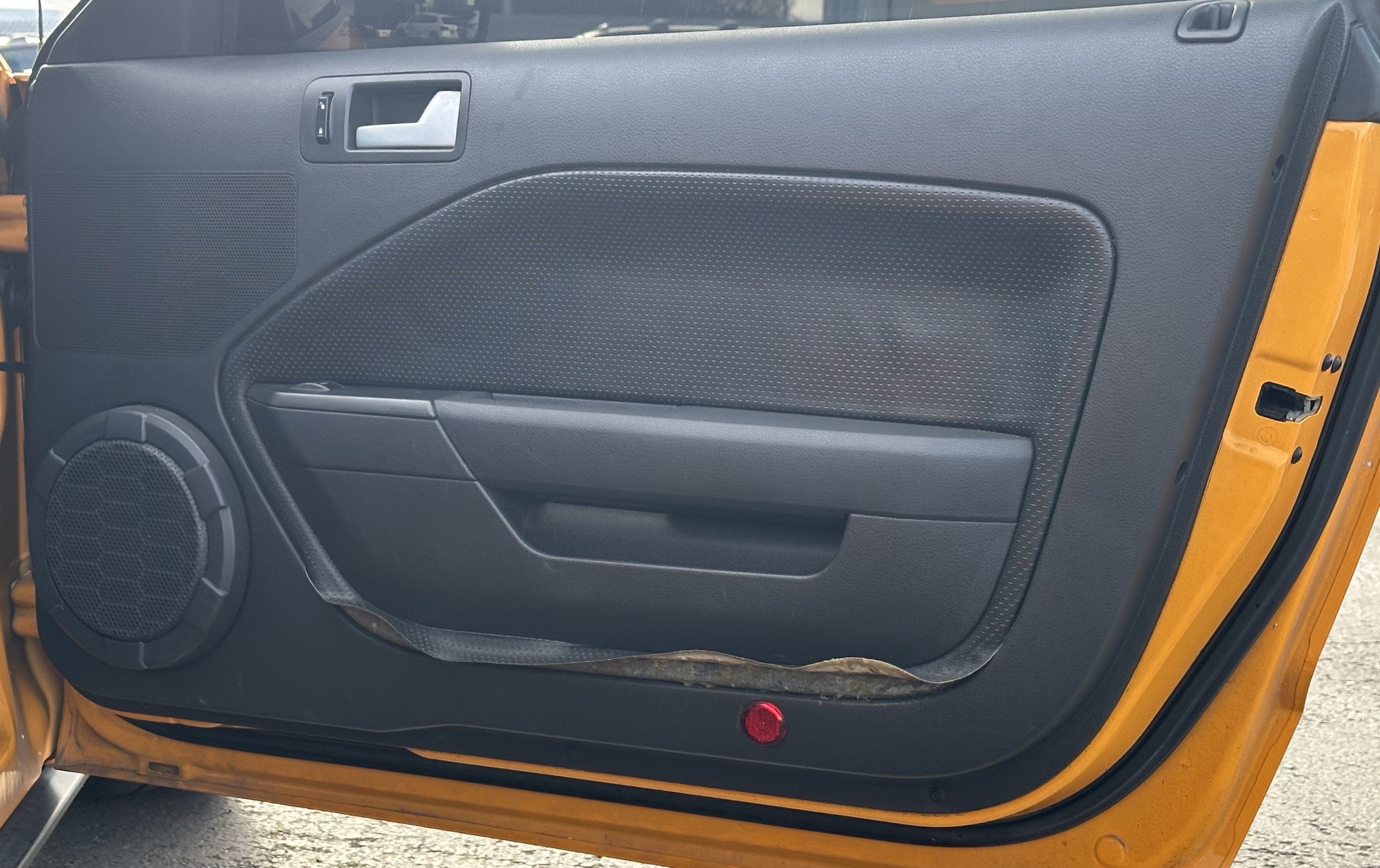 2007 Ford Mustang Deluxe