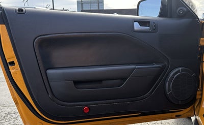 2007 Ford Mustang Deluxe