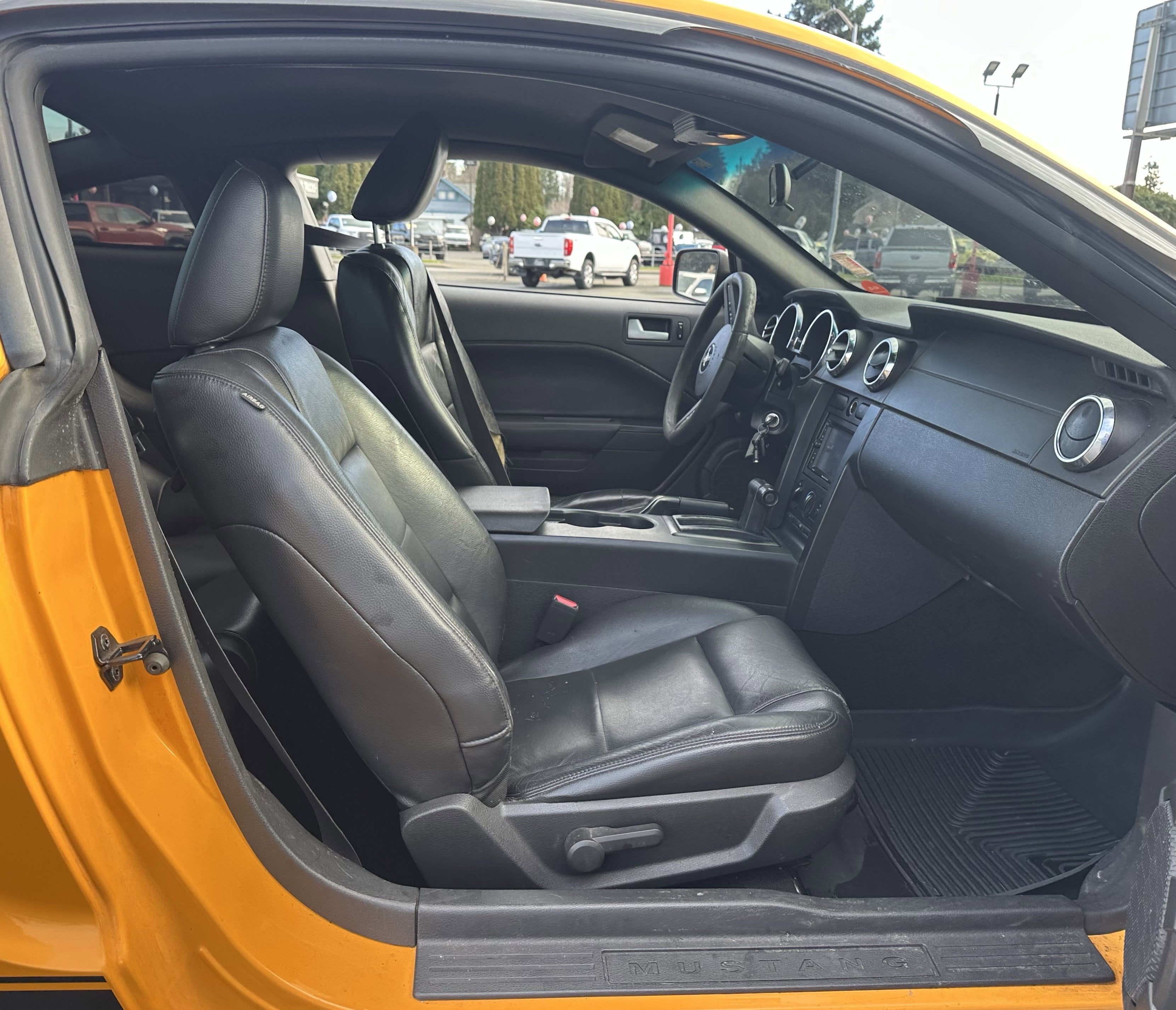 2007 Ford Mustang Deluxe