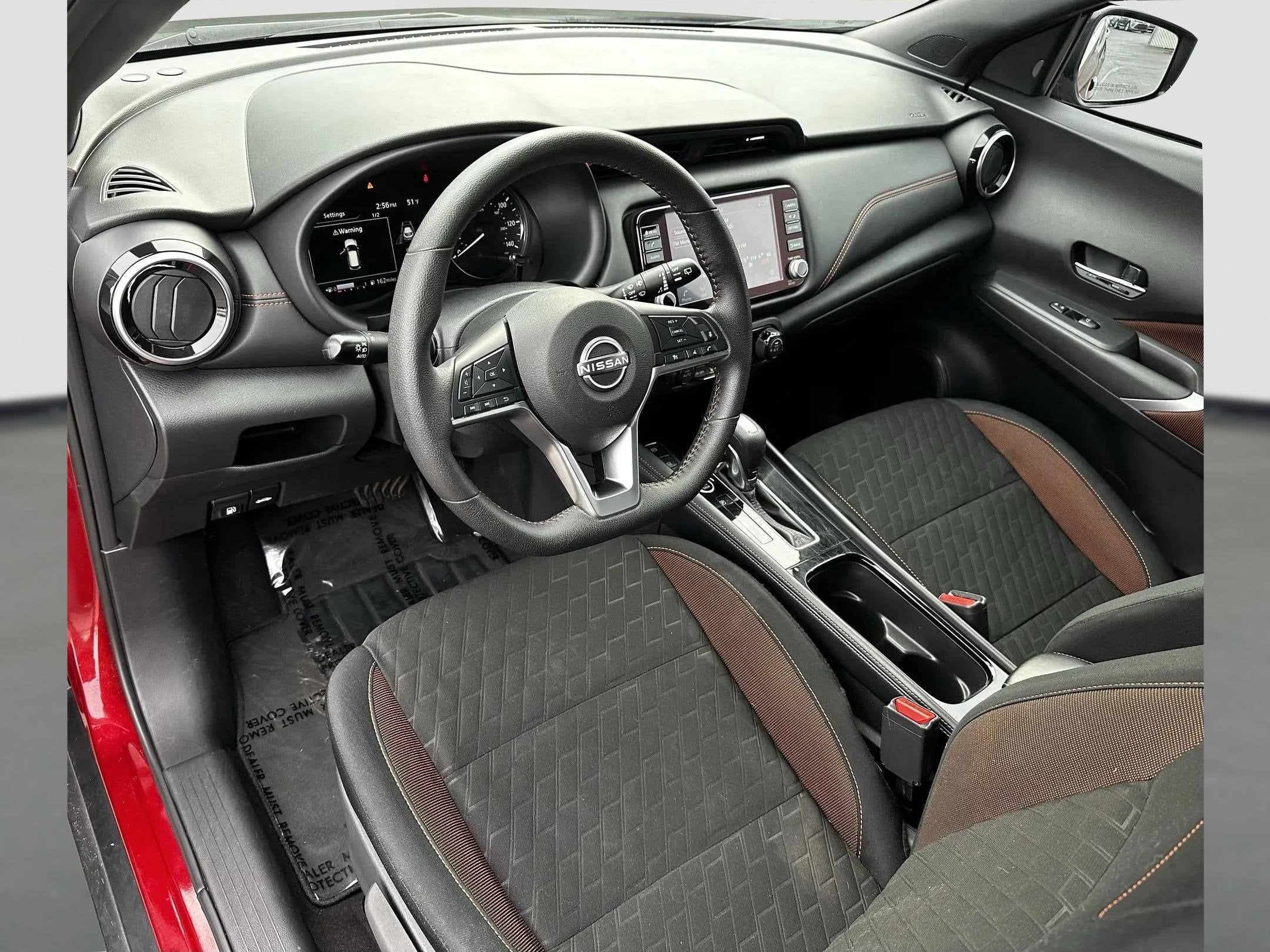 2023 Nissan Kicks SR