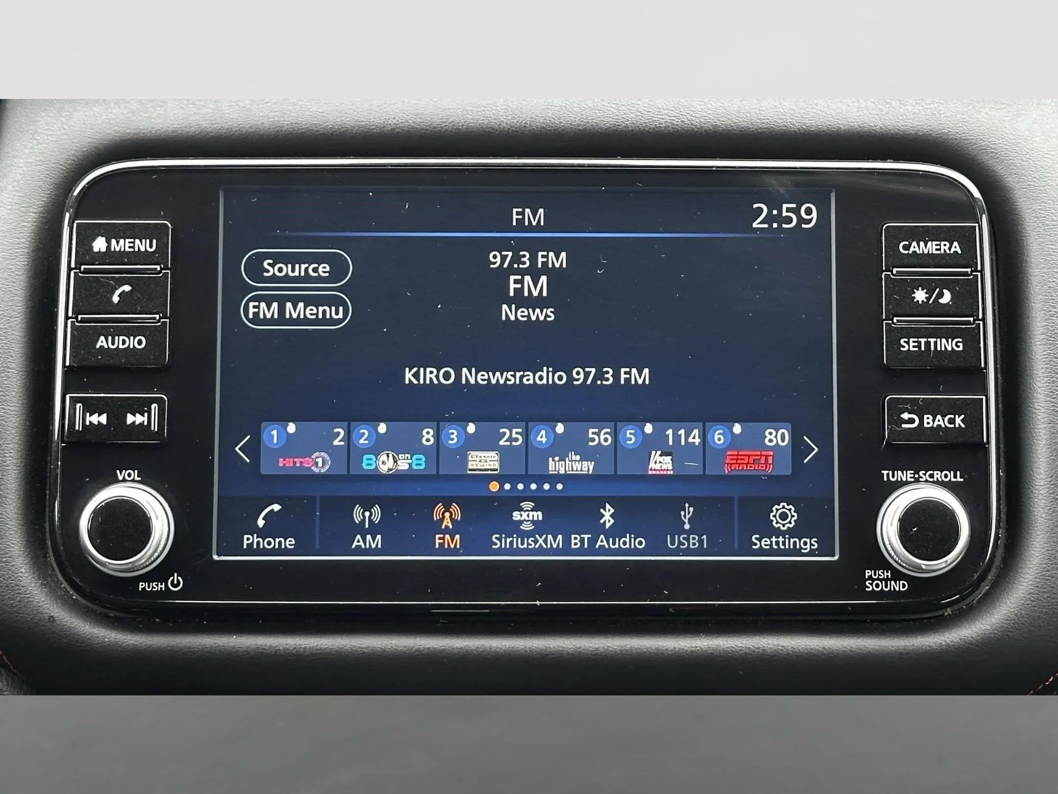 2023 Nissan Kicks SR