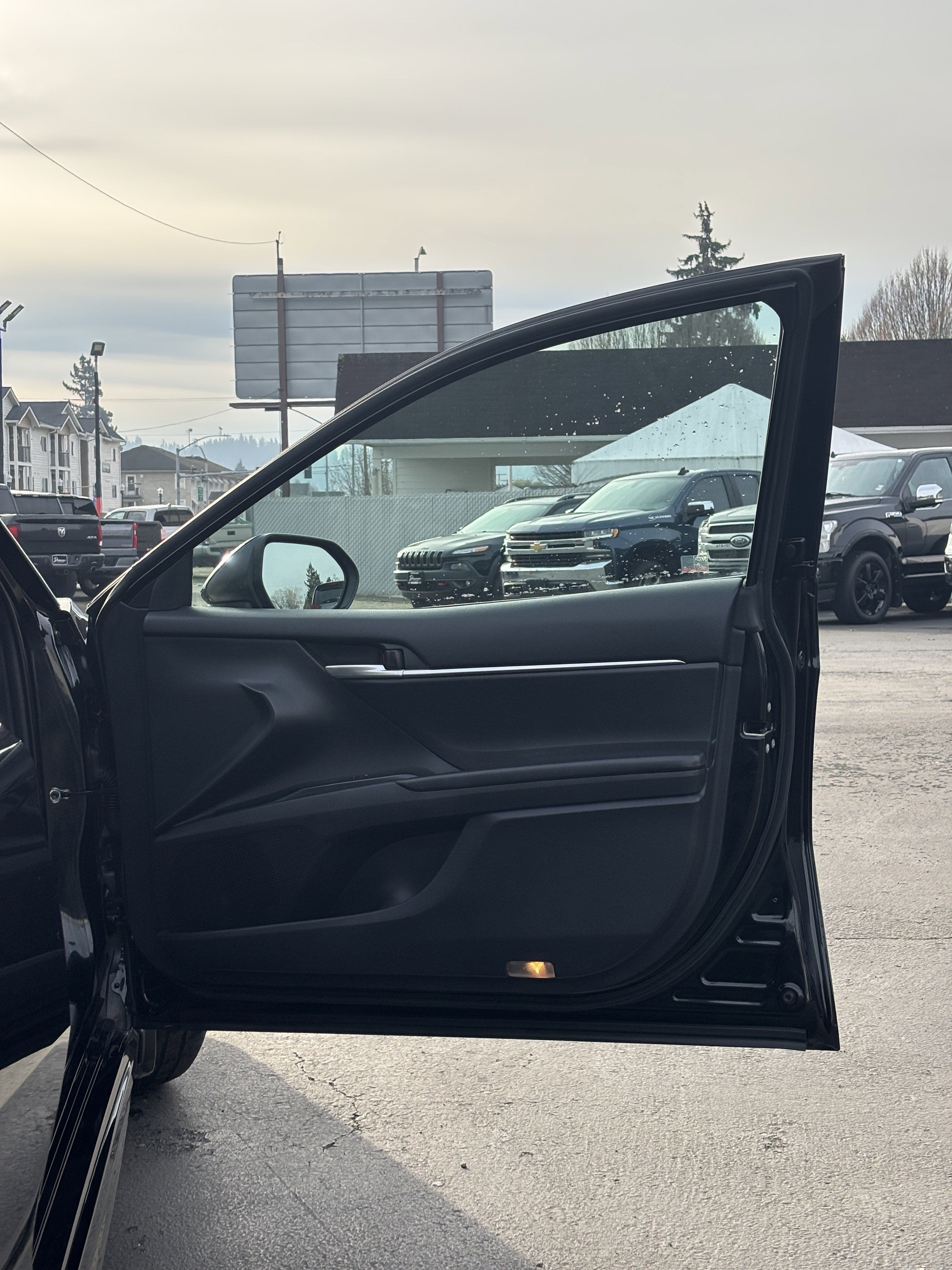 2018 Toyota Camry Hybrid SE