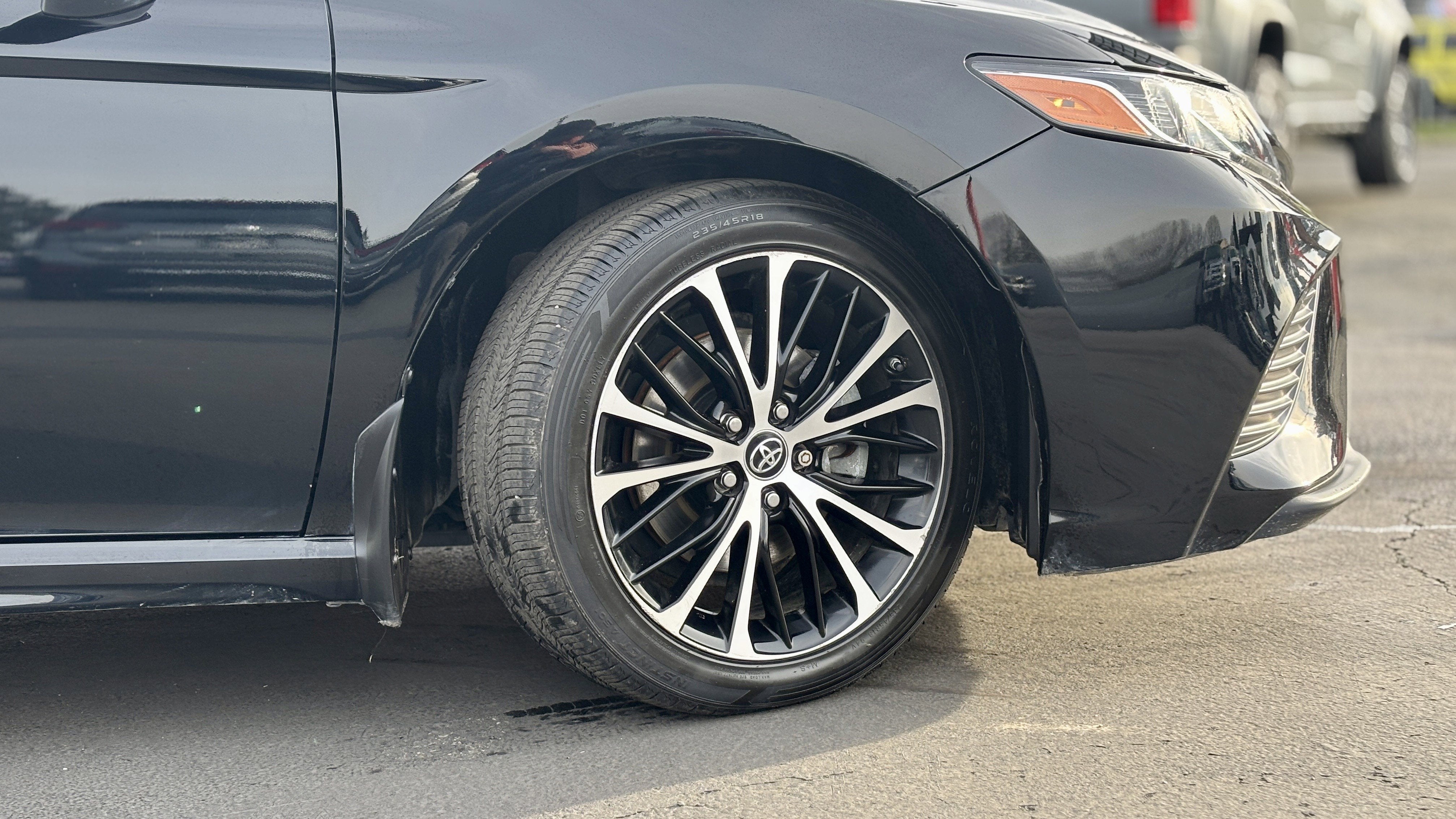2018 Toyota Camry Hybrid SE