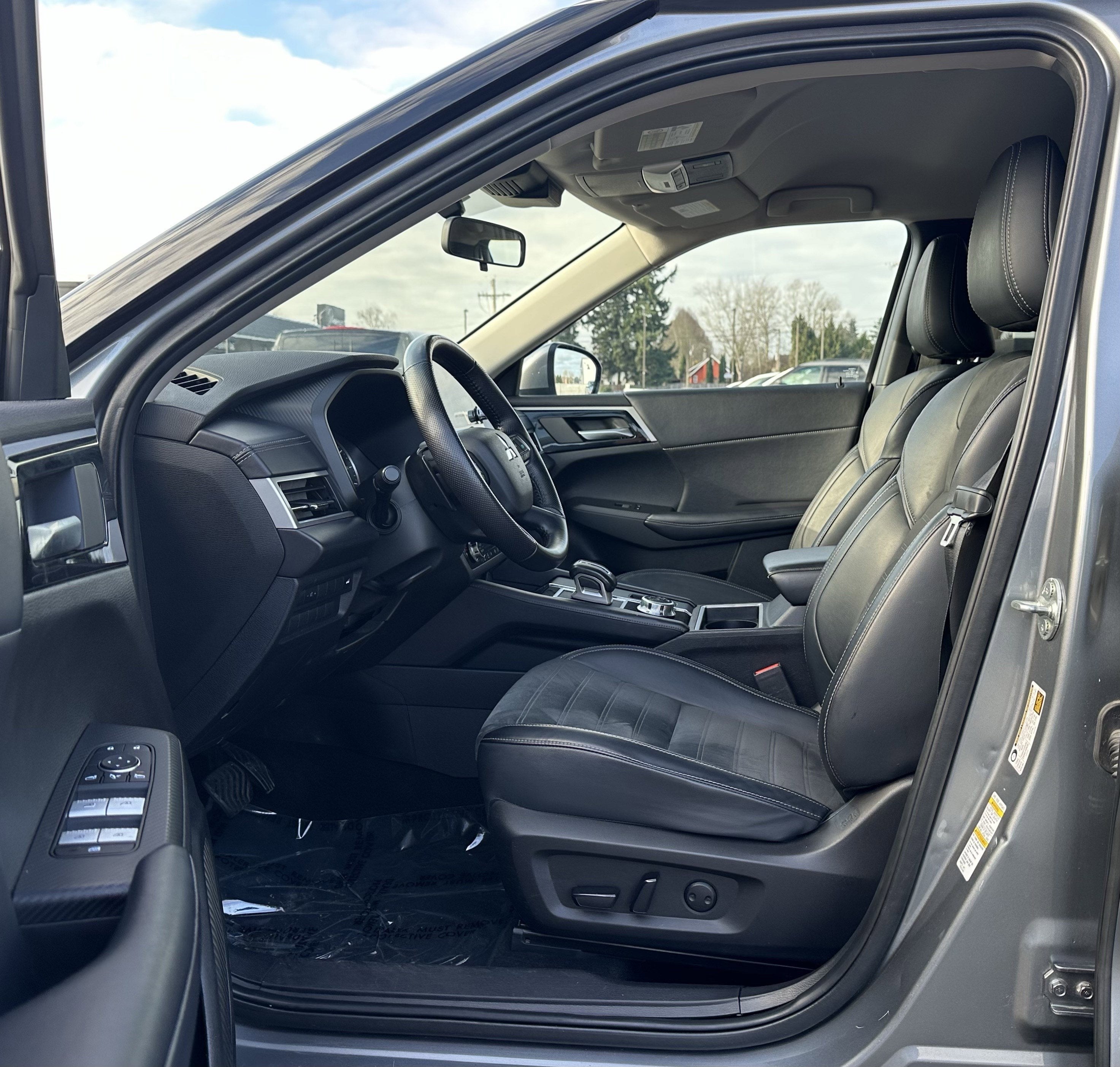 2024 Mitsubishi Outlander SE Black Edition