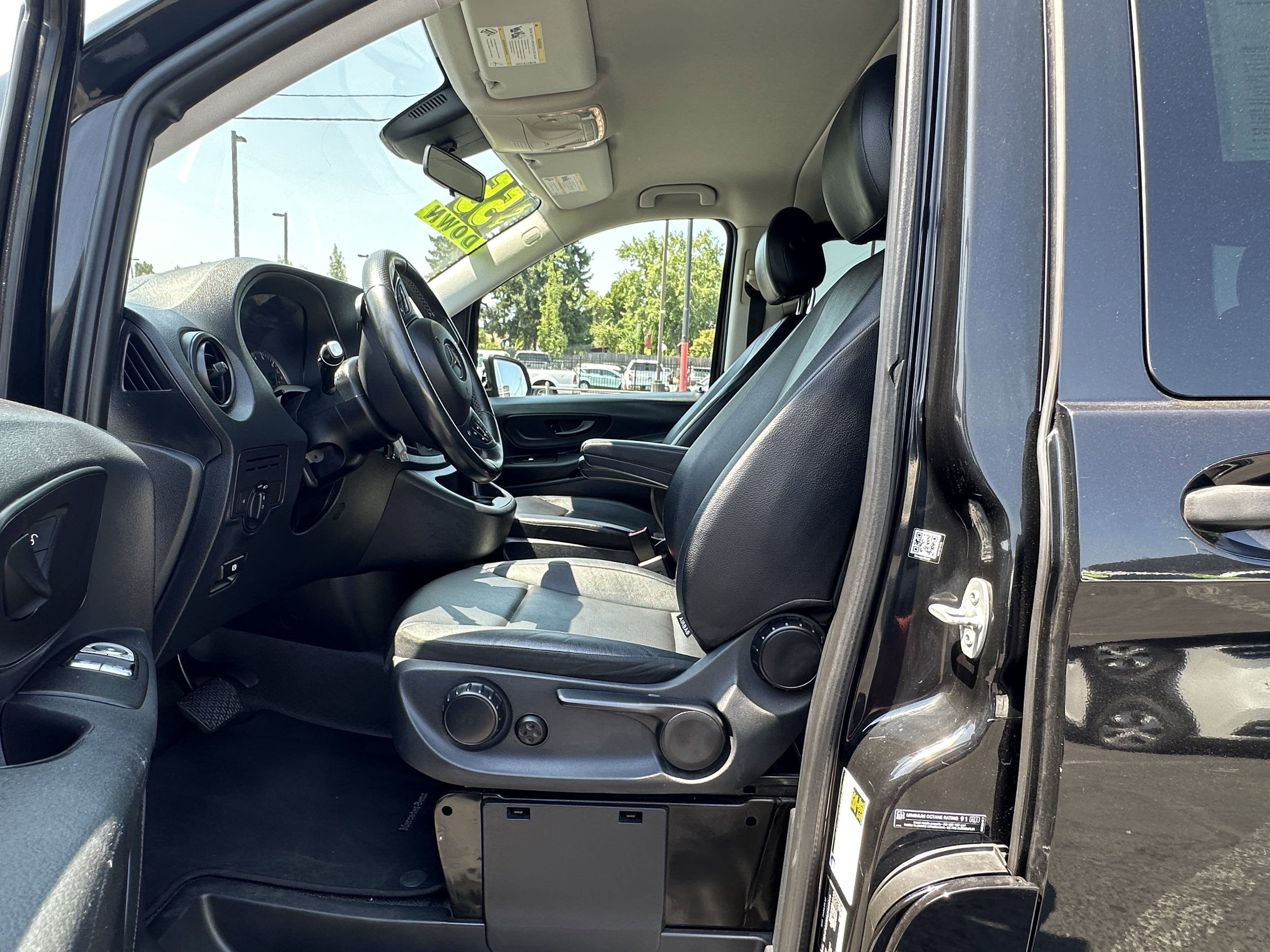 2018 Mercedes-Benz Metris Passenger Van Standard Roof 126