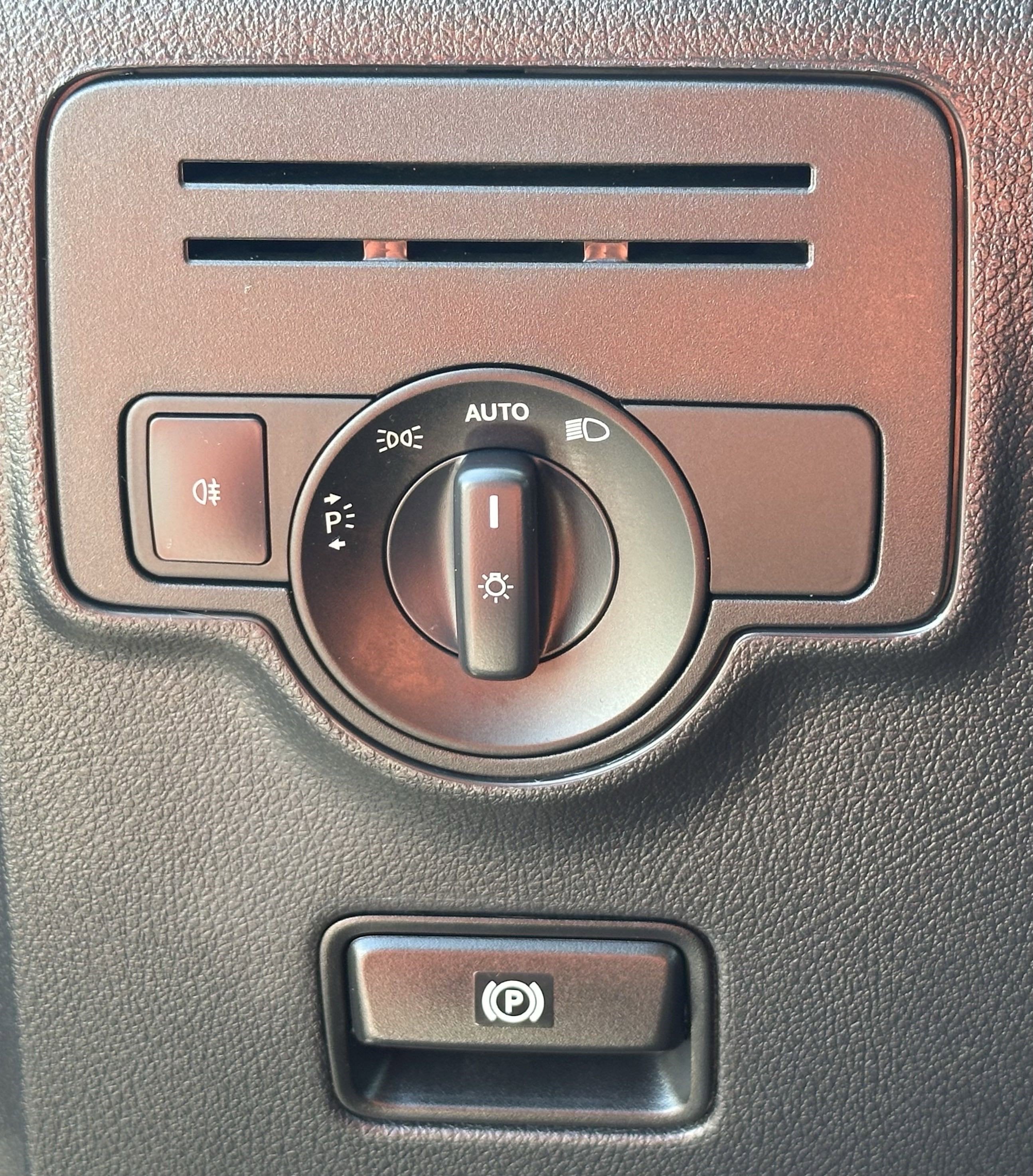 2018 Mercedes-Benz Metris Passenger Van Standard Roof 126