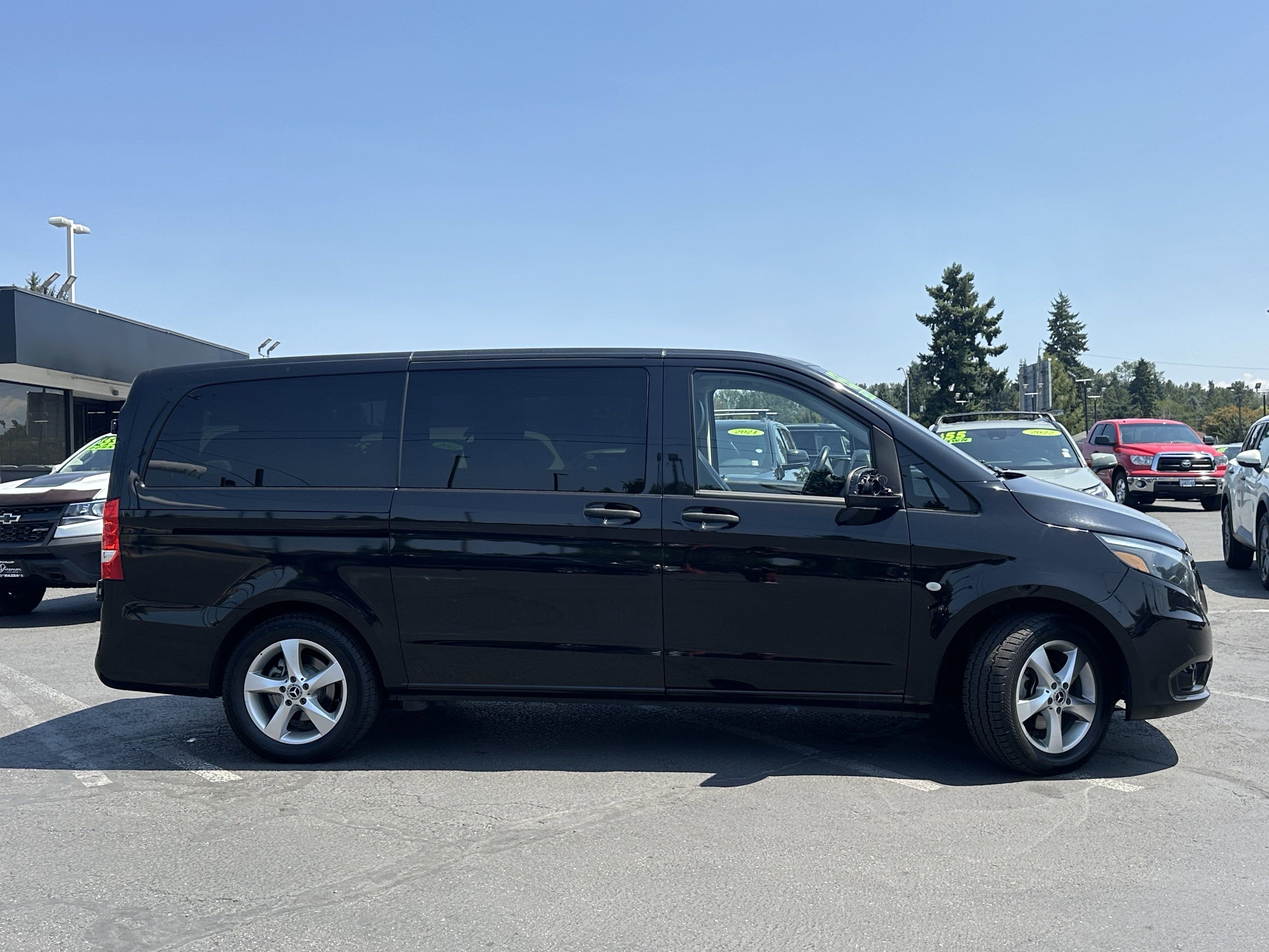 2018 Mercedes-Benz Metris Passenger Van Standard Roof 126