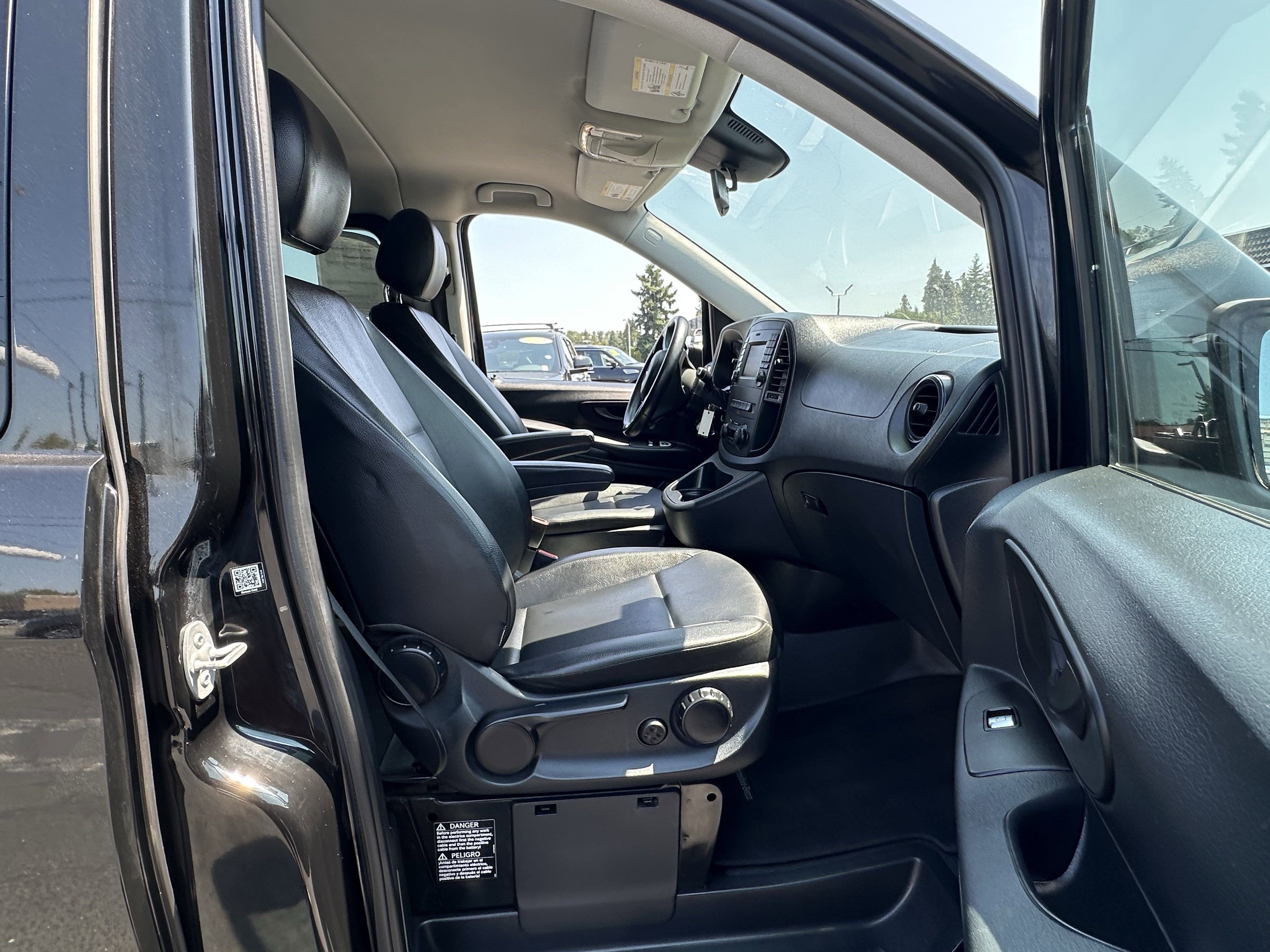 2018 Mercedes-Benz Metris Passenger Van Standard Roof 126