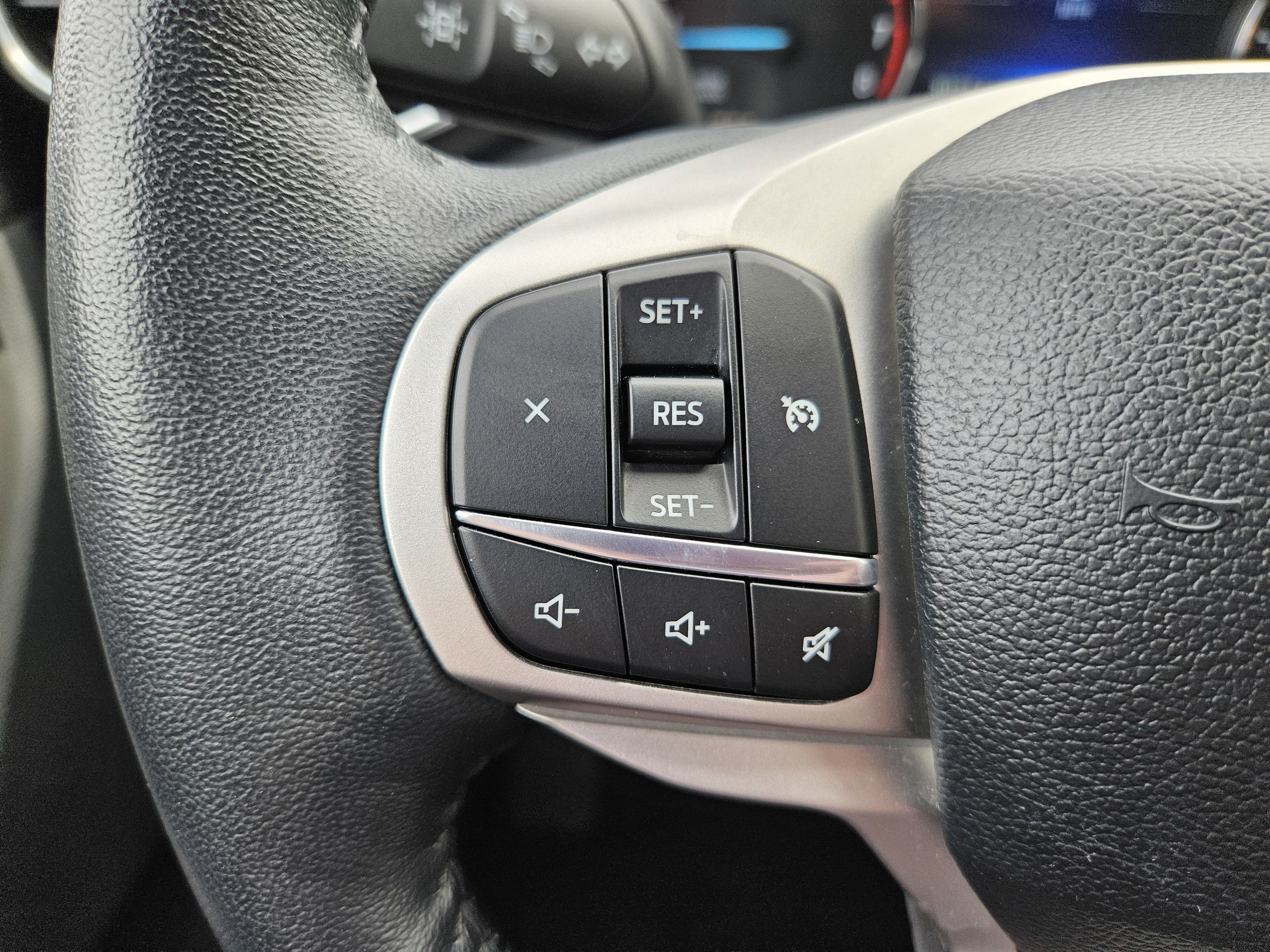 2024 Ford Explorer XLT 4WD