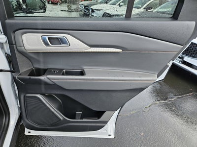 2025 Ford Explorer Active 4WD