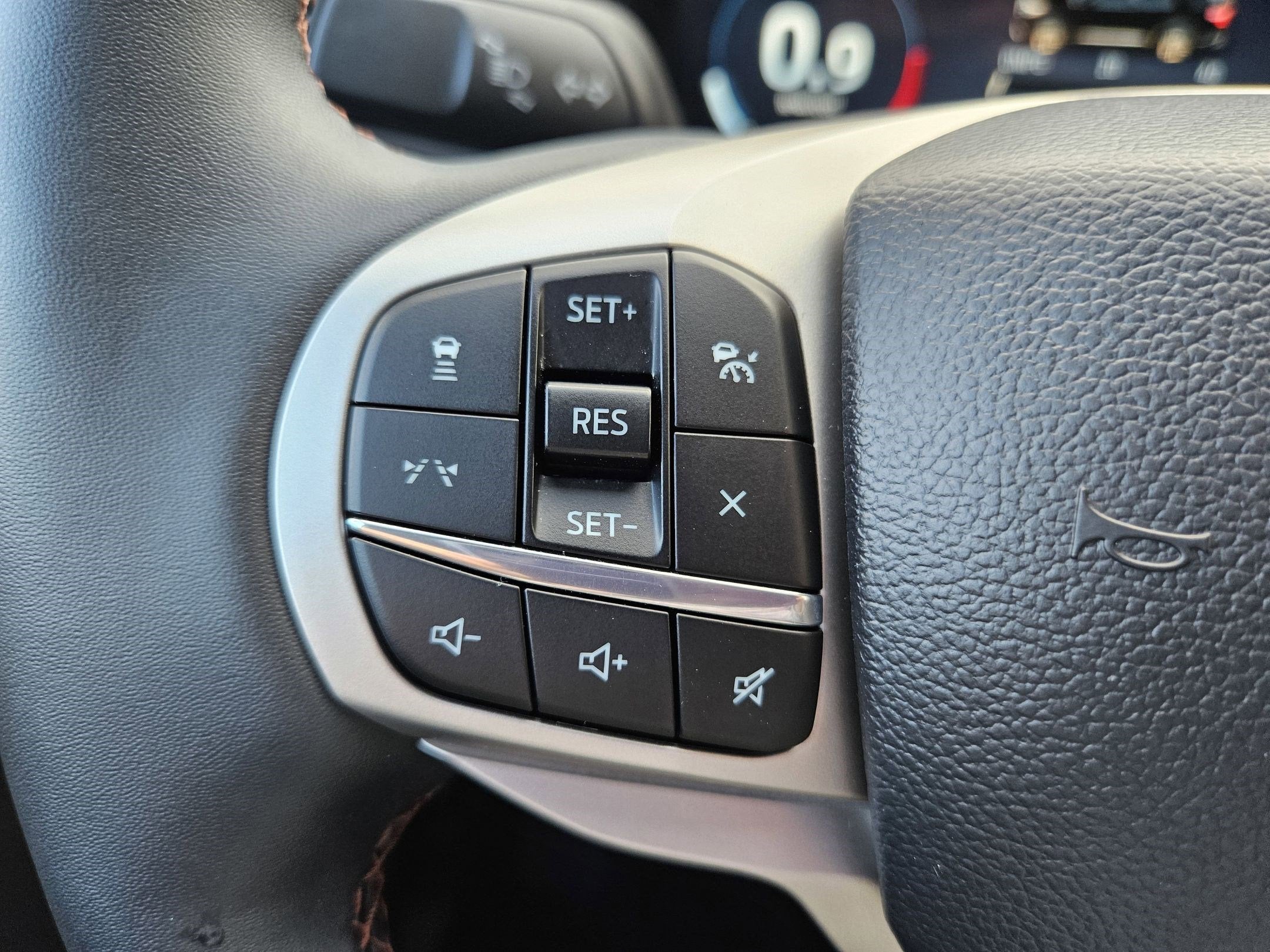 2025 Ford Explorer Active 4WD