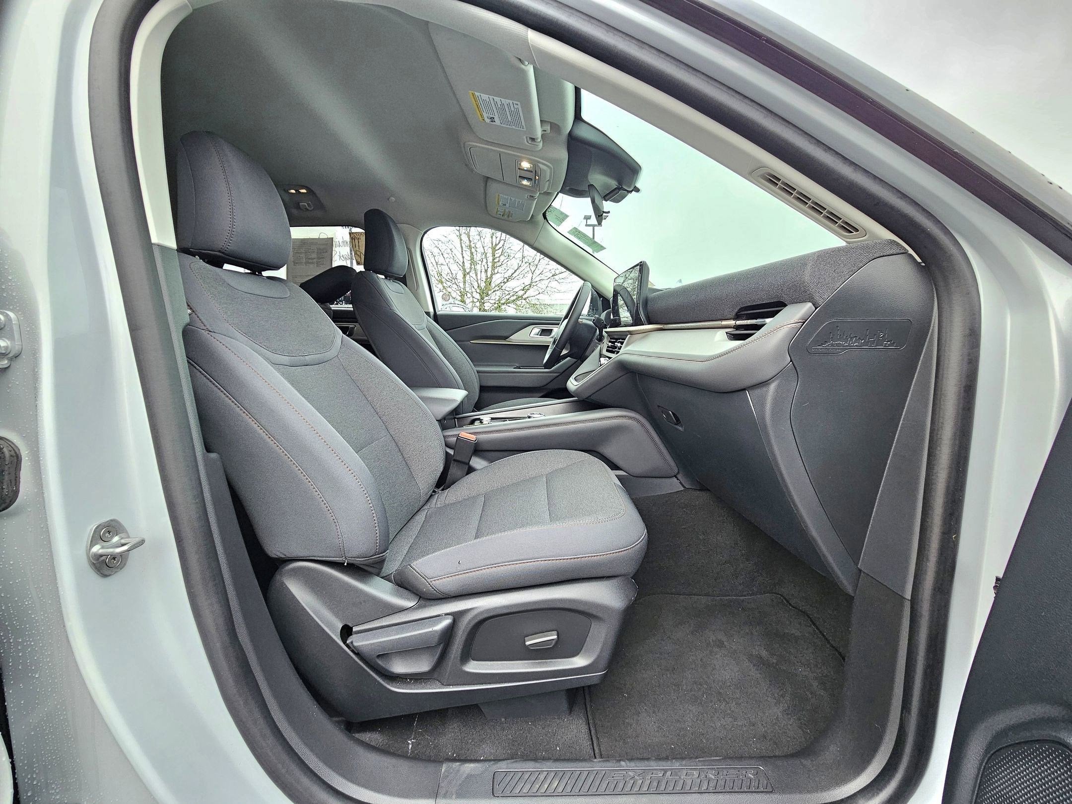 2025 Ford Explorer Active 4WD