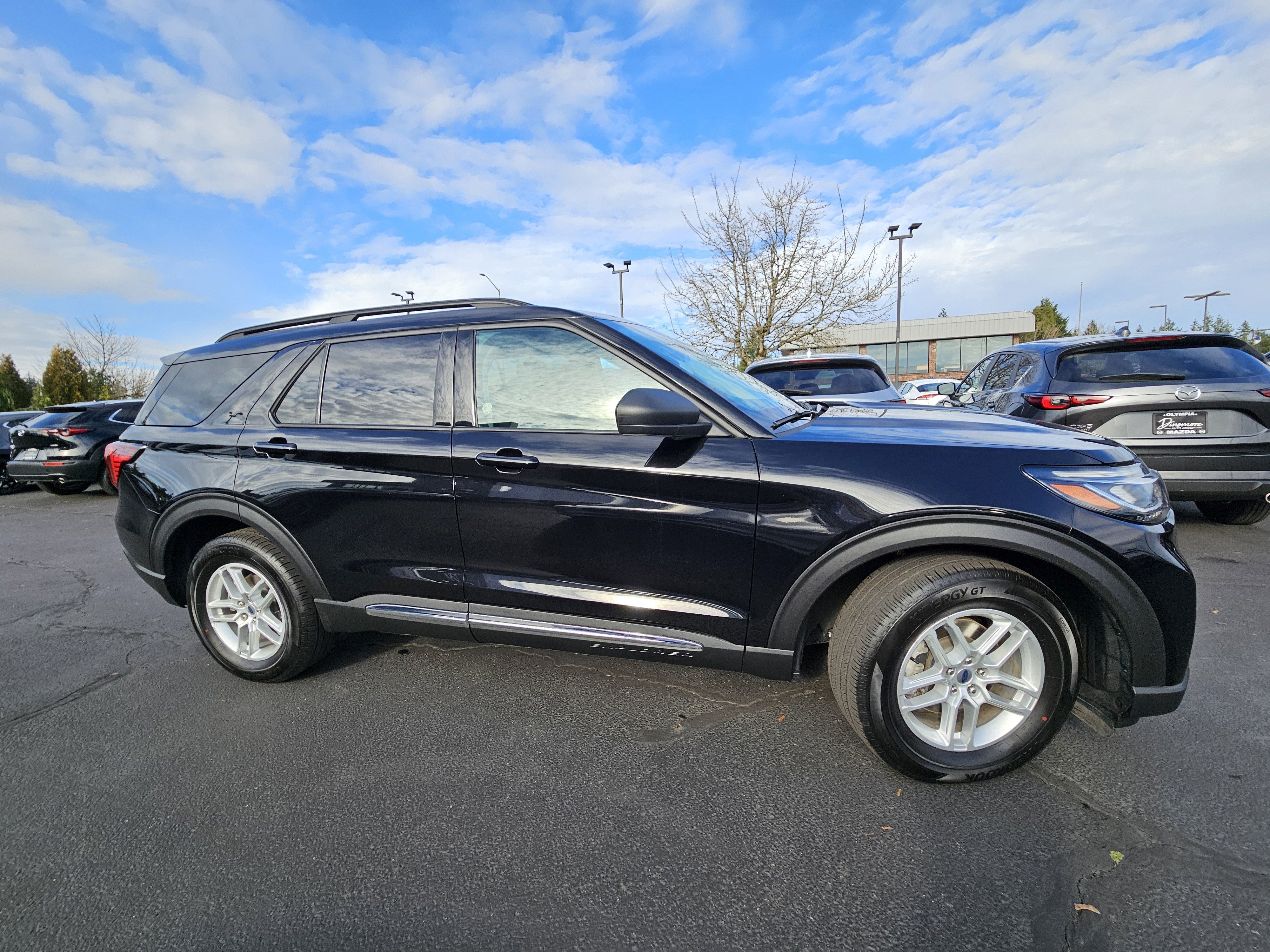 2025 Ford Explorer Active 4WD