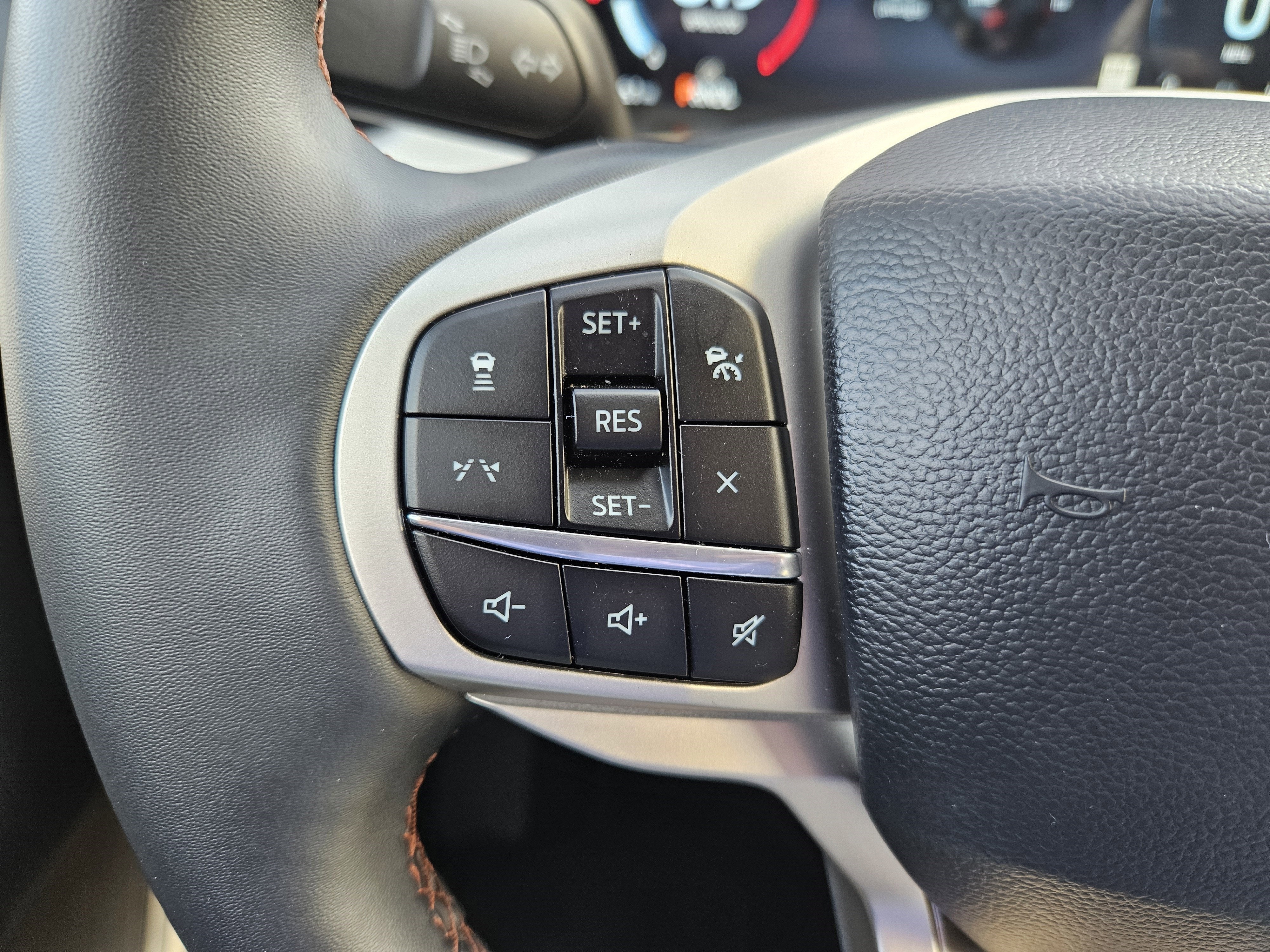 2025 Ford Explorer Active 4WD