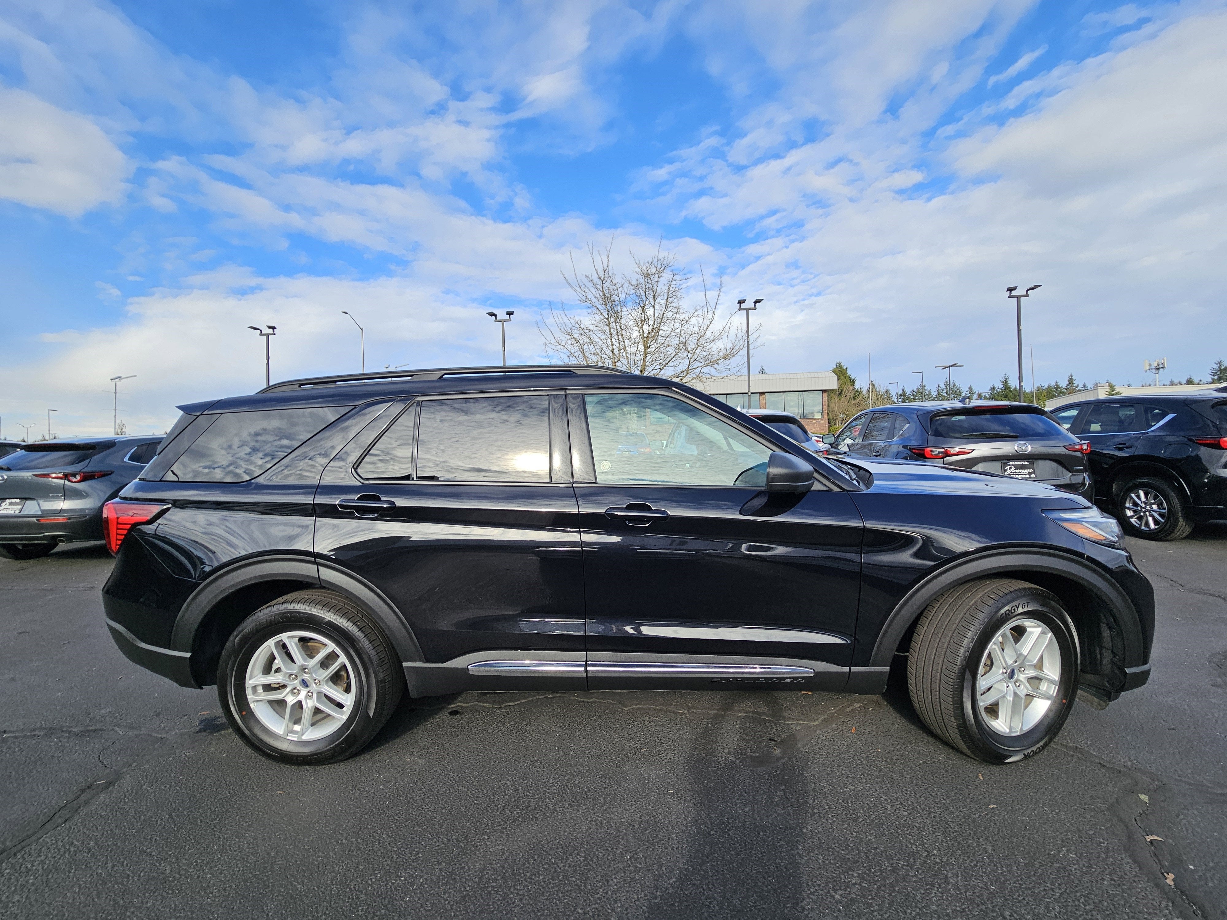 2025 Ford Explorer Active 4WD