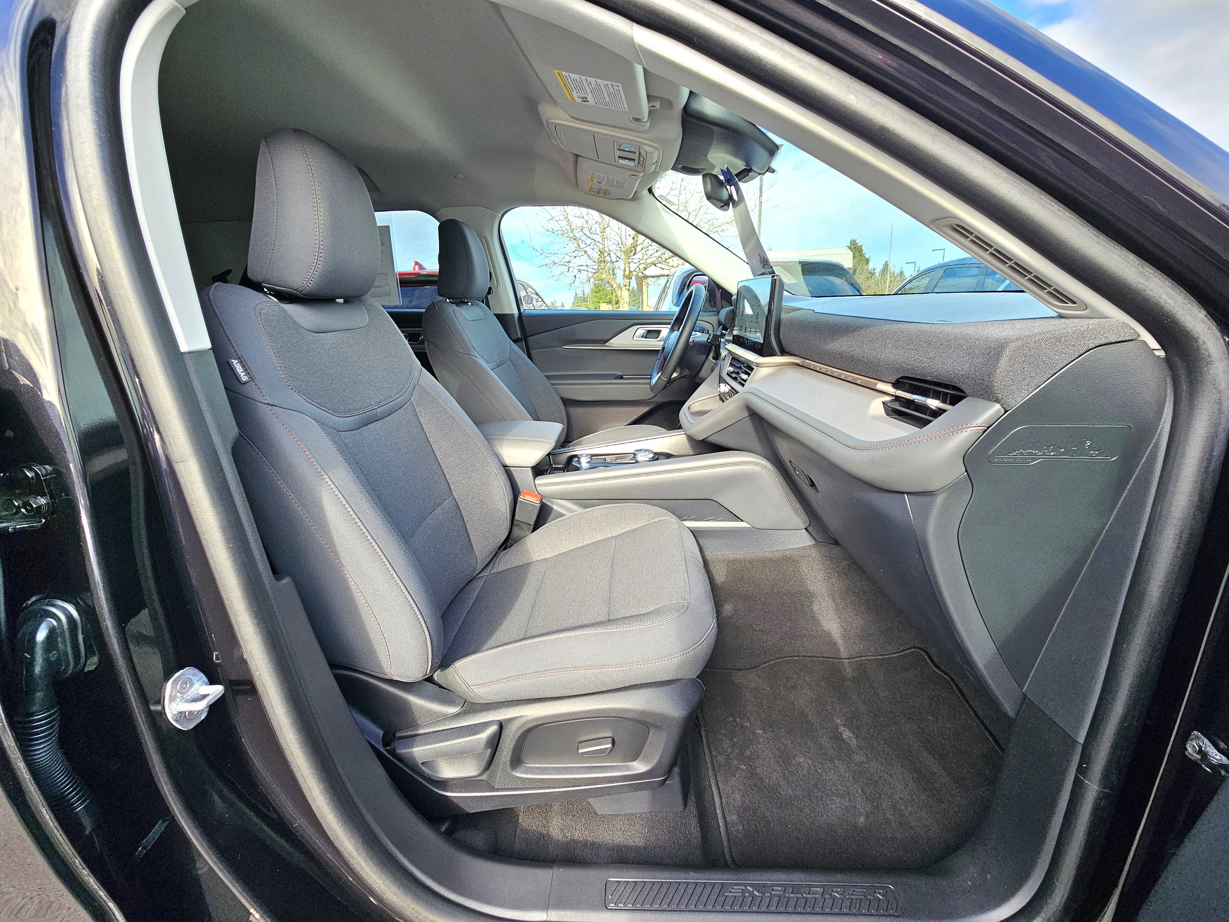 2025 Ford Explorer Active 4WD