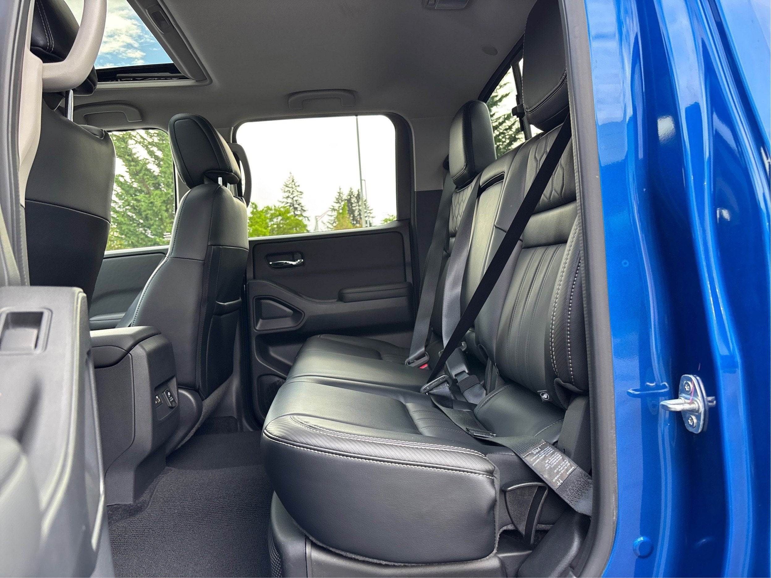 2024 Nissan Frontier SL