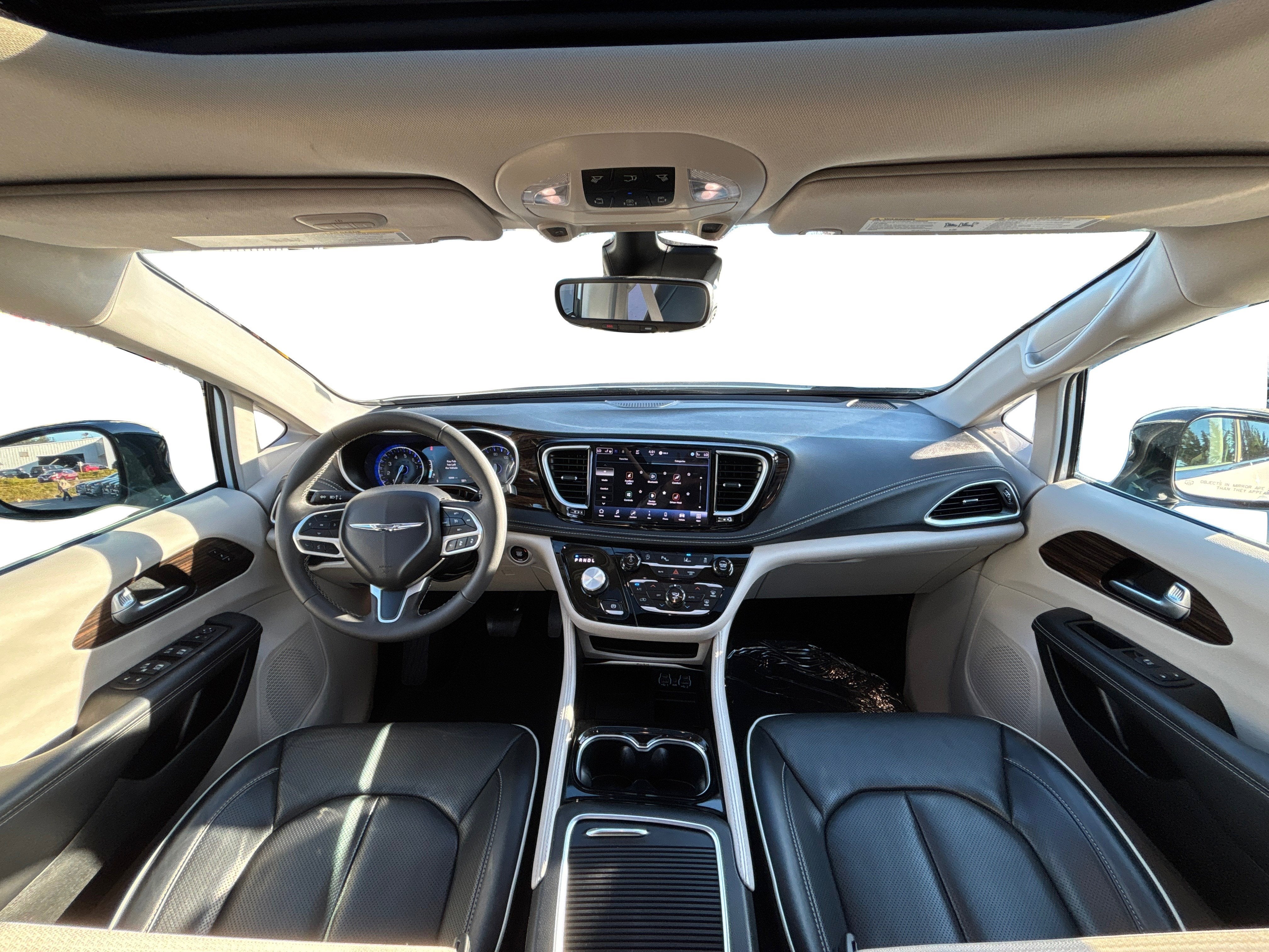 2024 Chrysler Pacifica Limited FWD