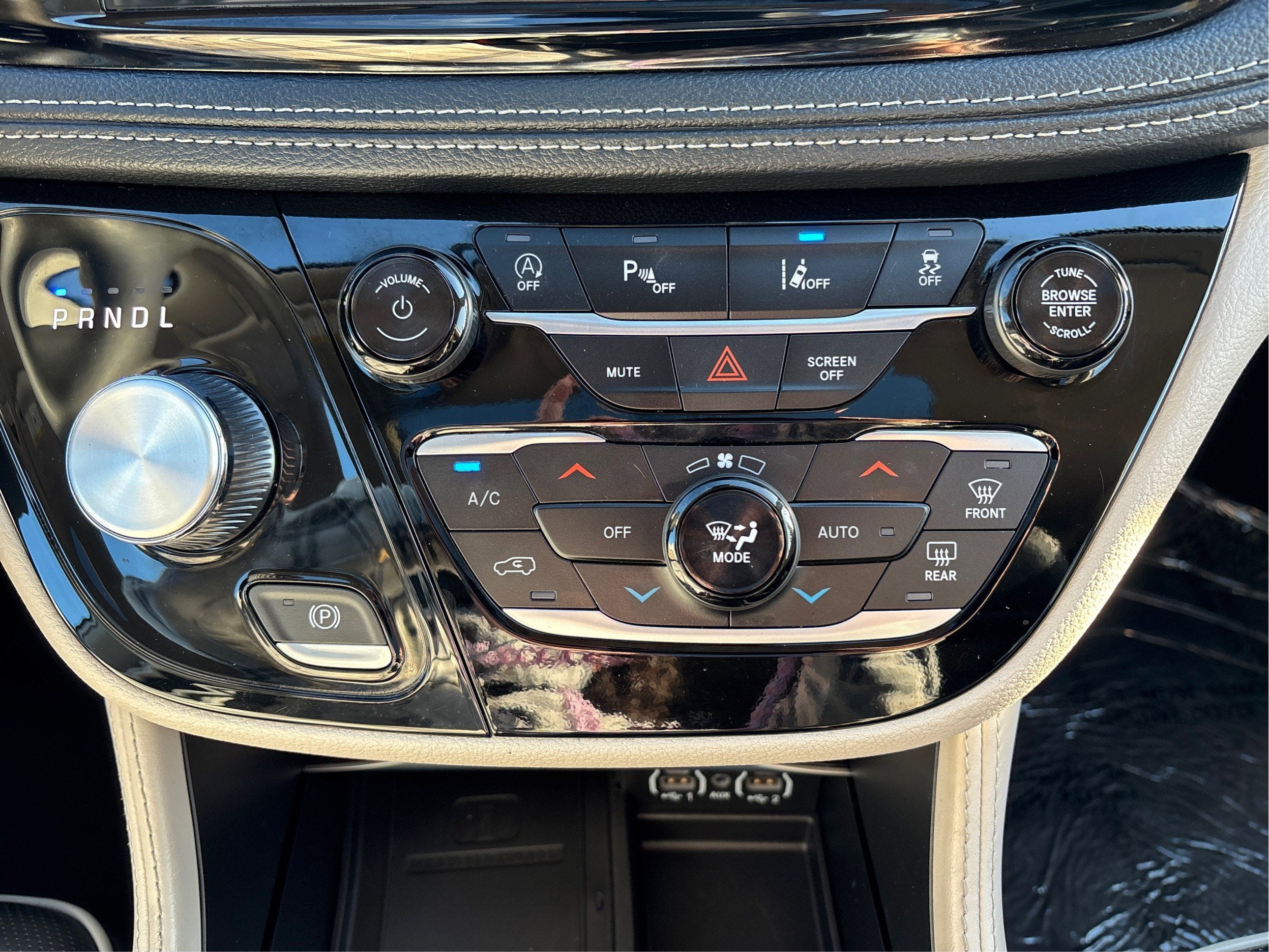 2024 Chrysler Pacifica Limited FWD