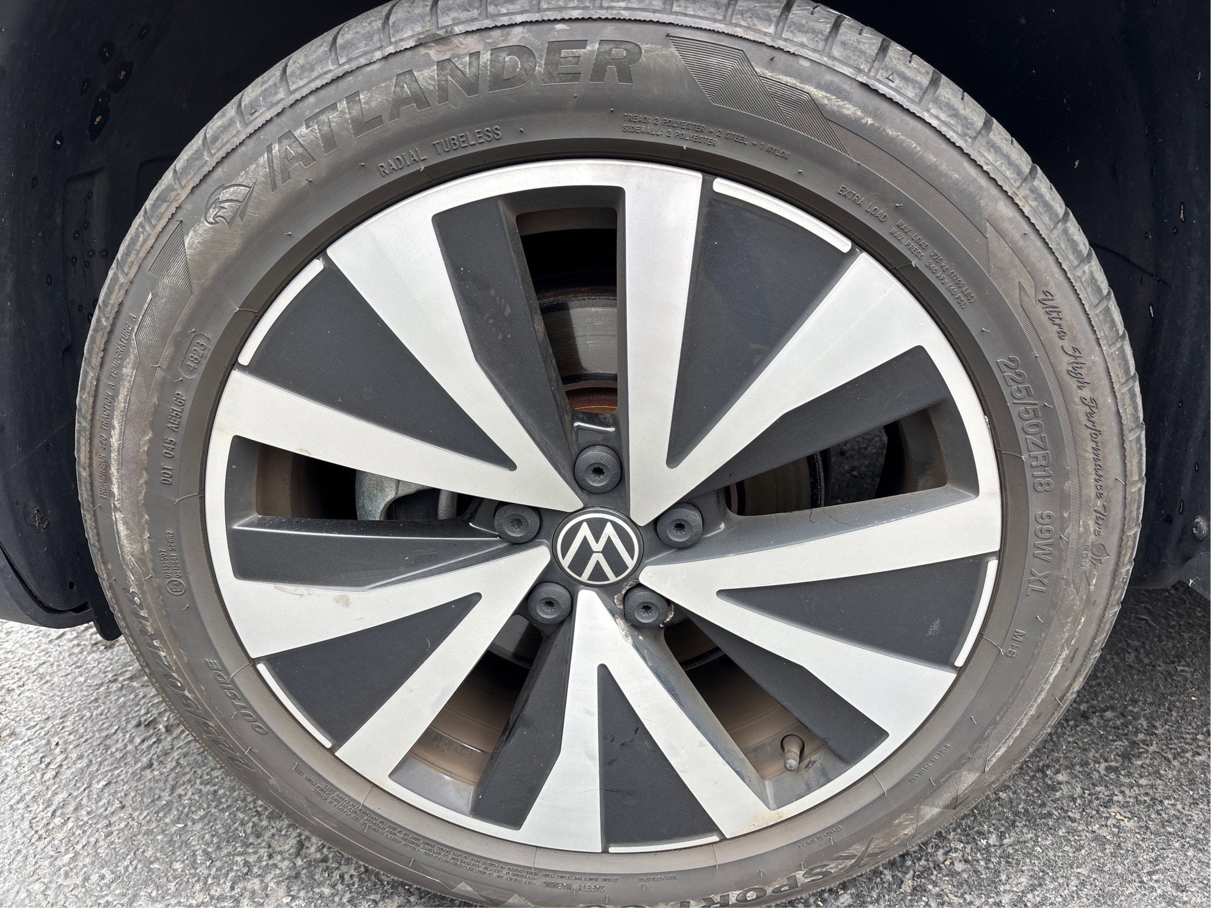 2023 Volkswagen Taos SE