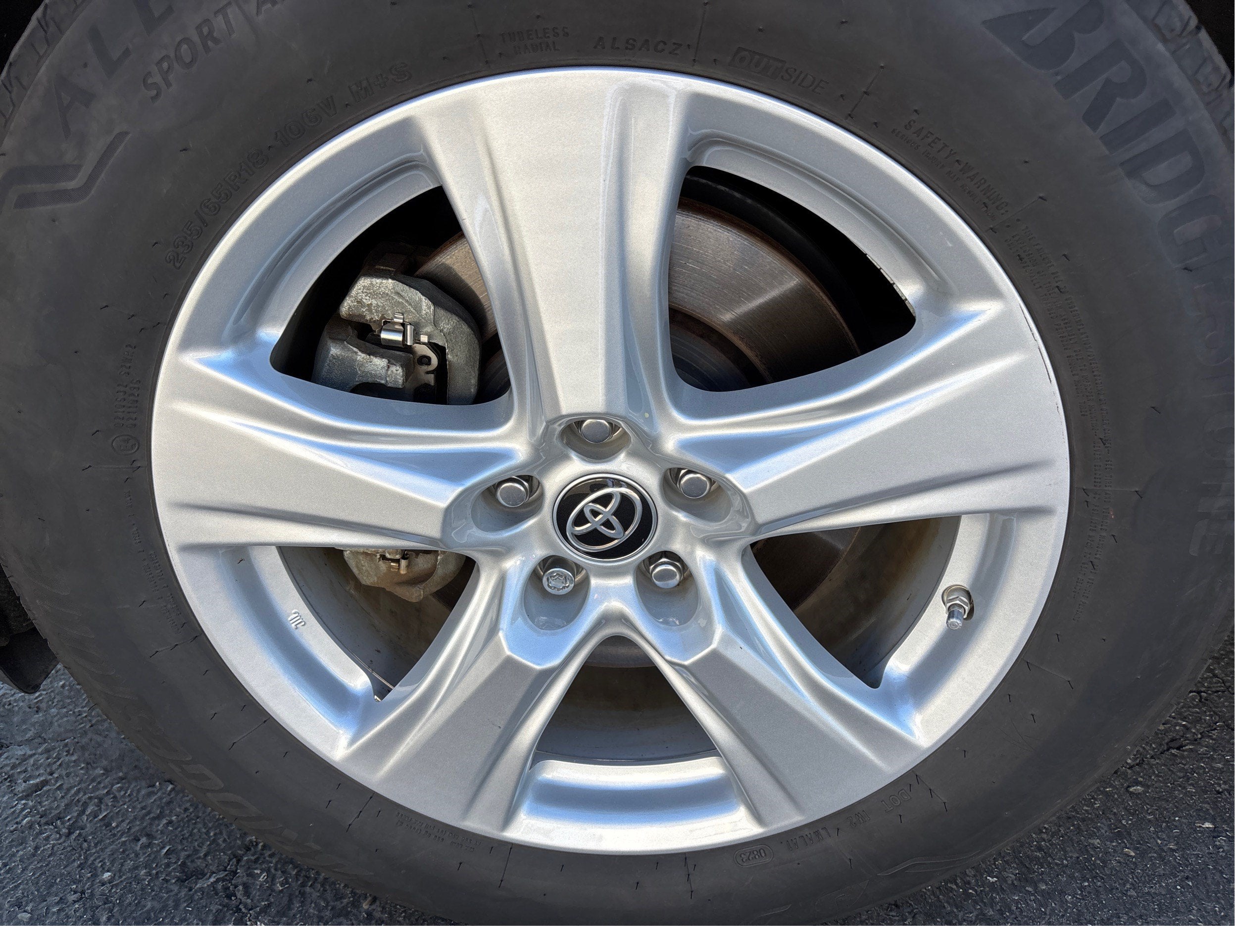 2023 Toyota Highlander Hybrid LE