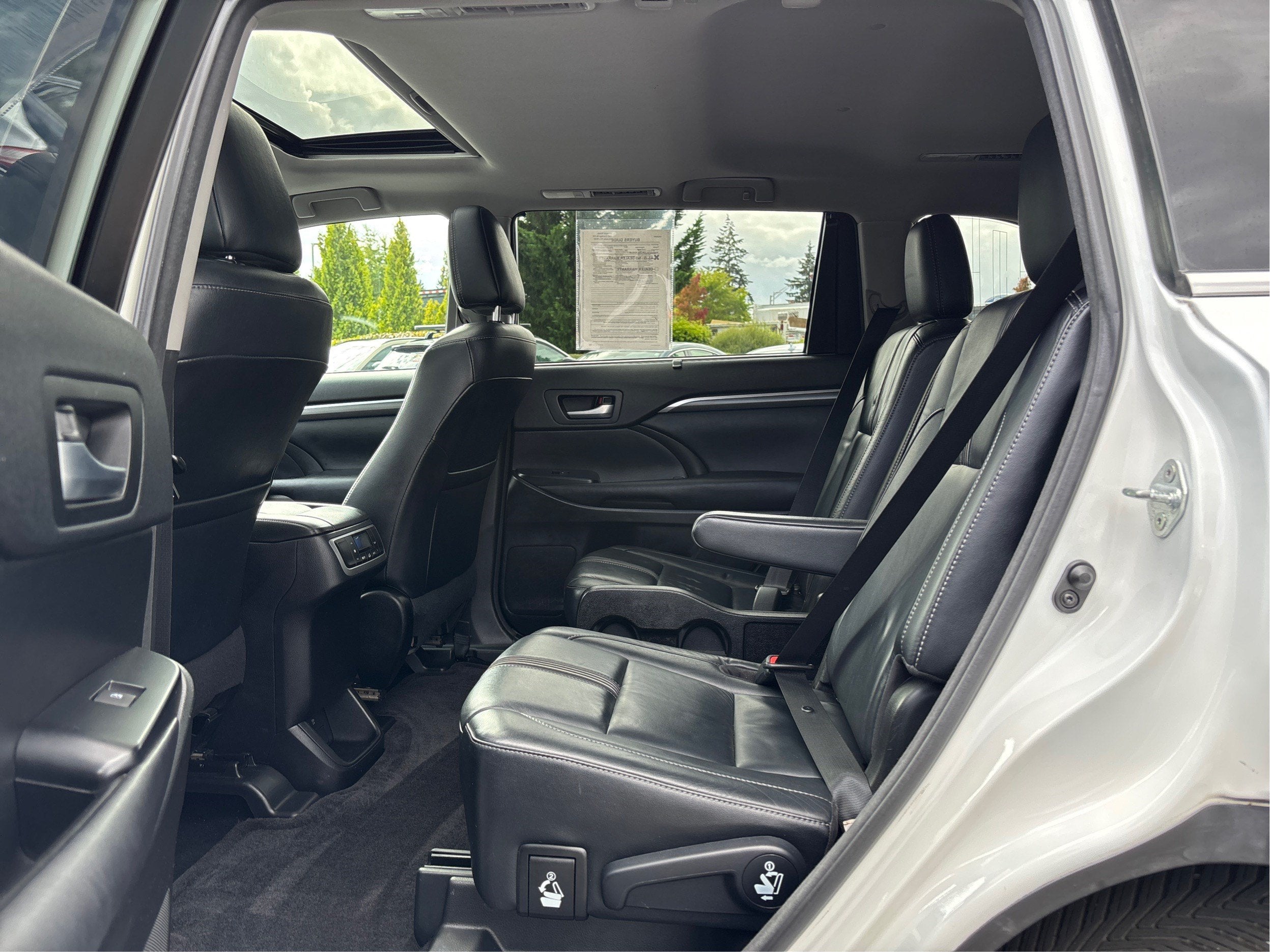 2017 Toyota Highlander SE V6 AWD