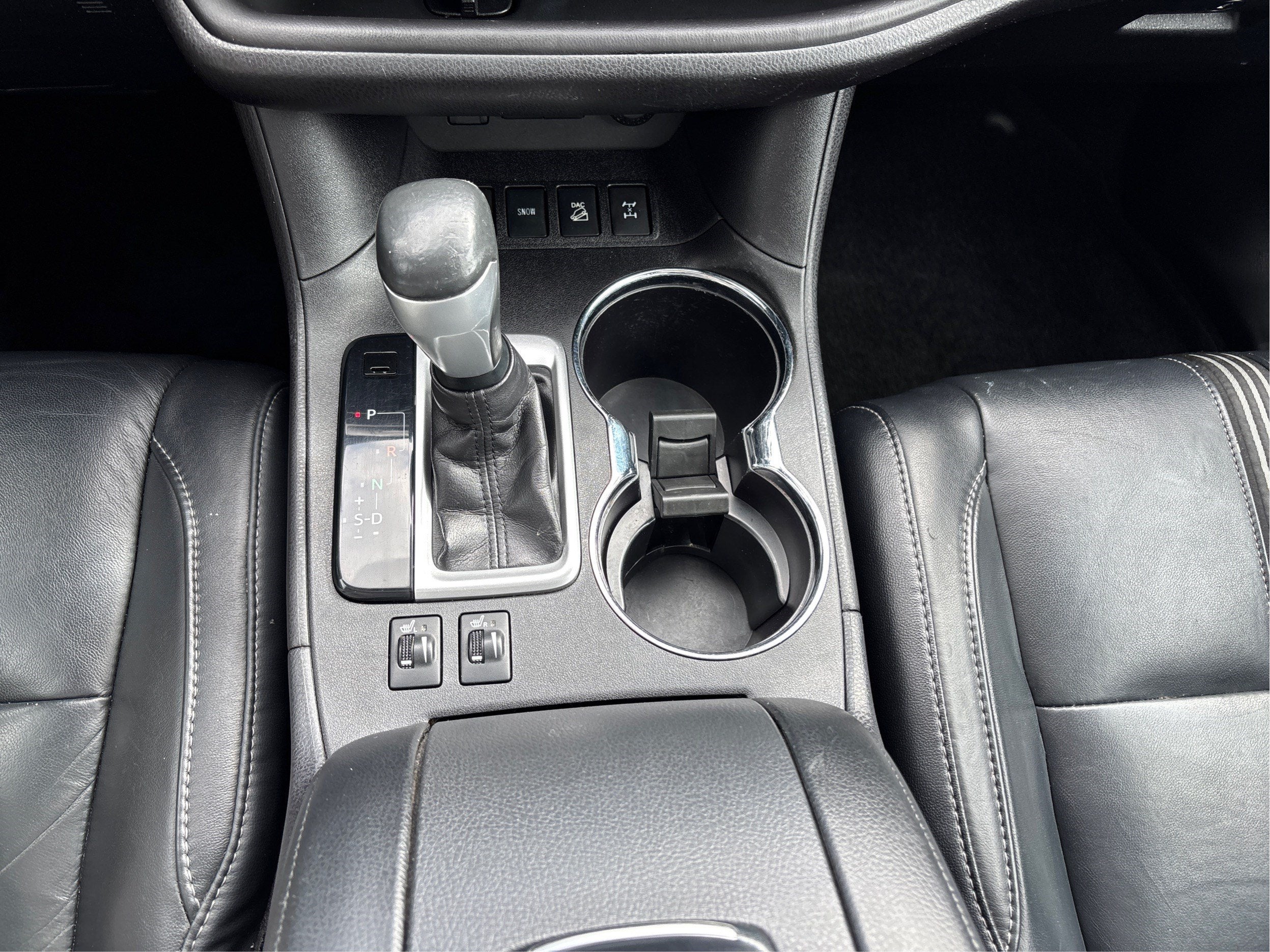2017 Toyota Highlander SE V6 AWD