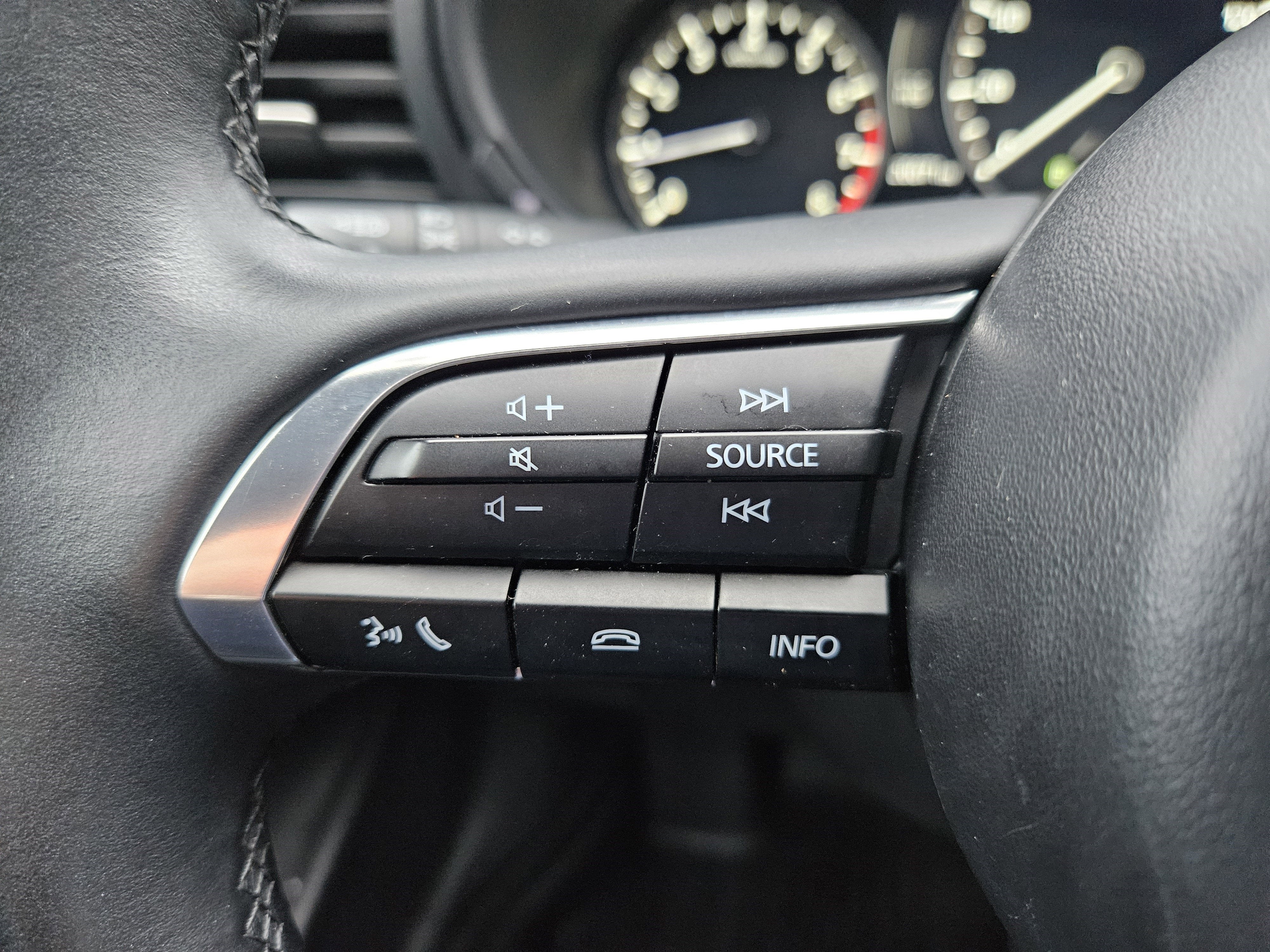 2024 Mazda Mazda3 2.5 S Preferred Auto FWD