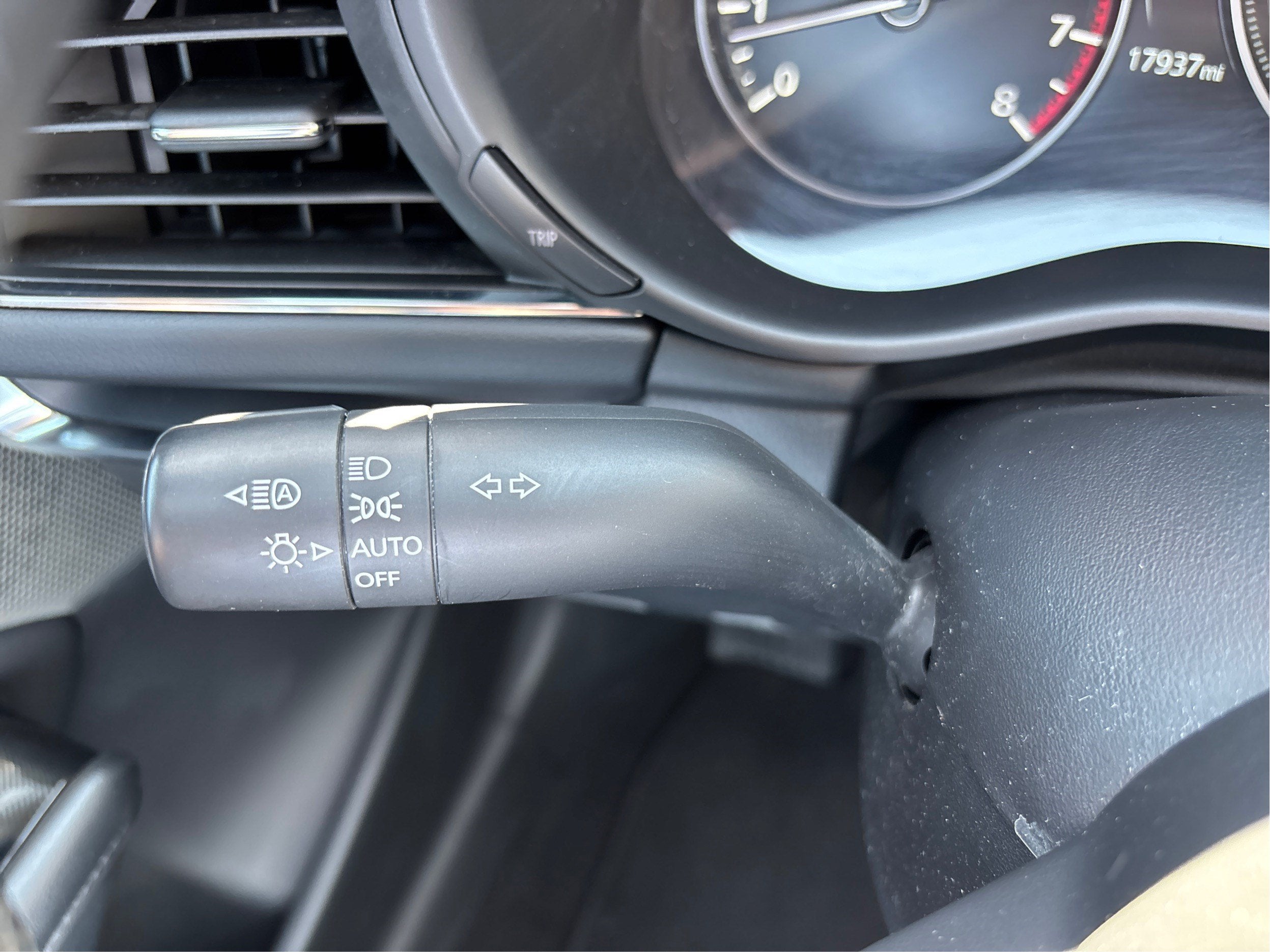 2025 Mazda Mazda3 2.5 S Premium Manual FWD